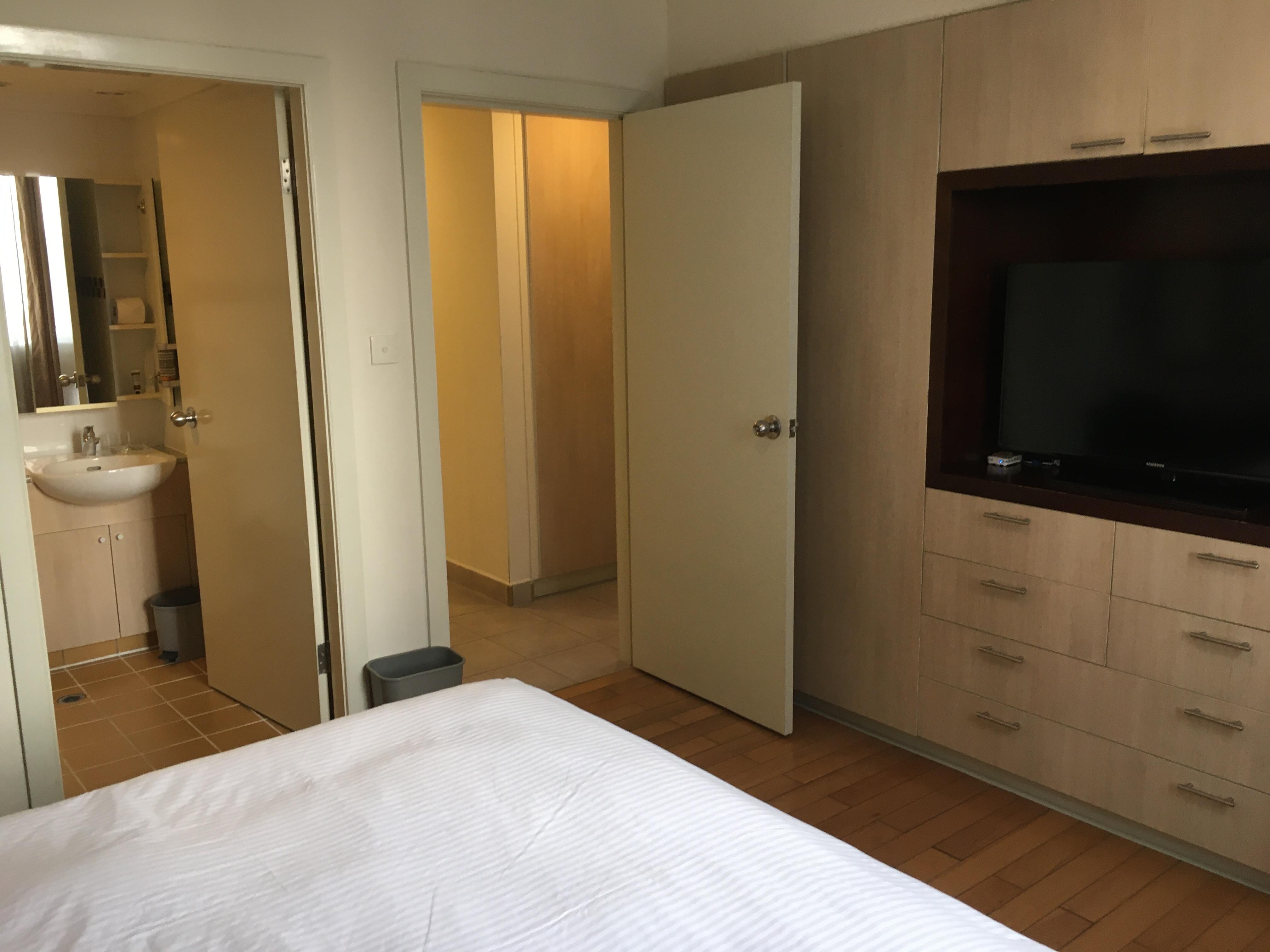 3つの寝室の中で1部屋だけ別途TOTOウォシュレットトイレがある寝室でした。