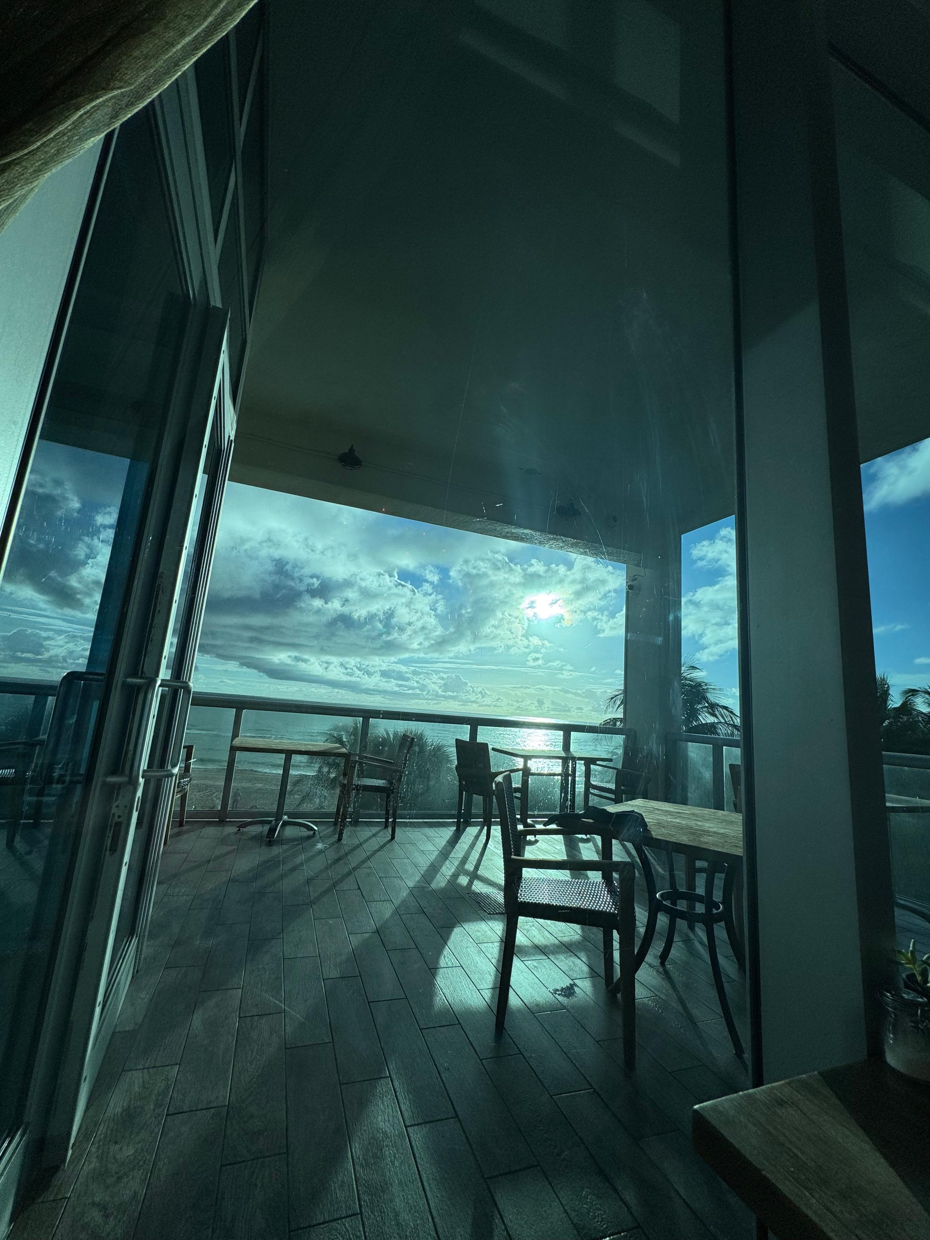 Café da manhã com essa vista