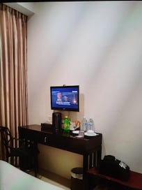 Skylight= smart tv
And i am having a small snow flower monitor