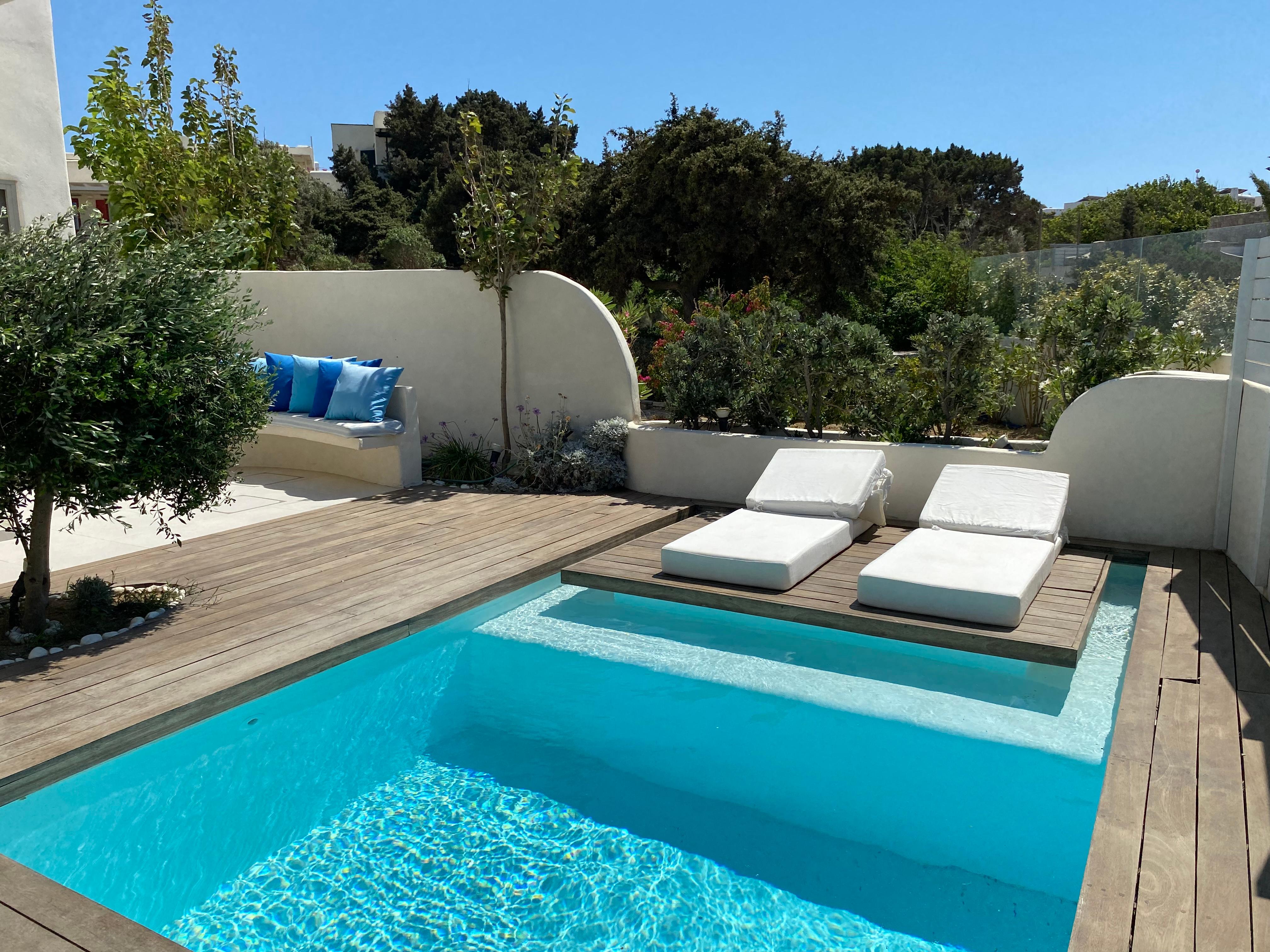 Master Suite Garden View with
Private Pool 