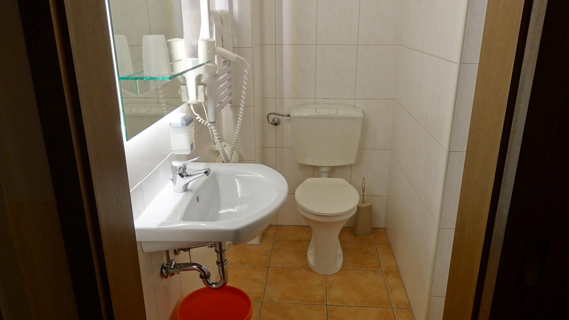 トイレ、シャワーブース