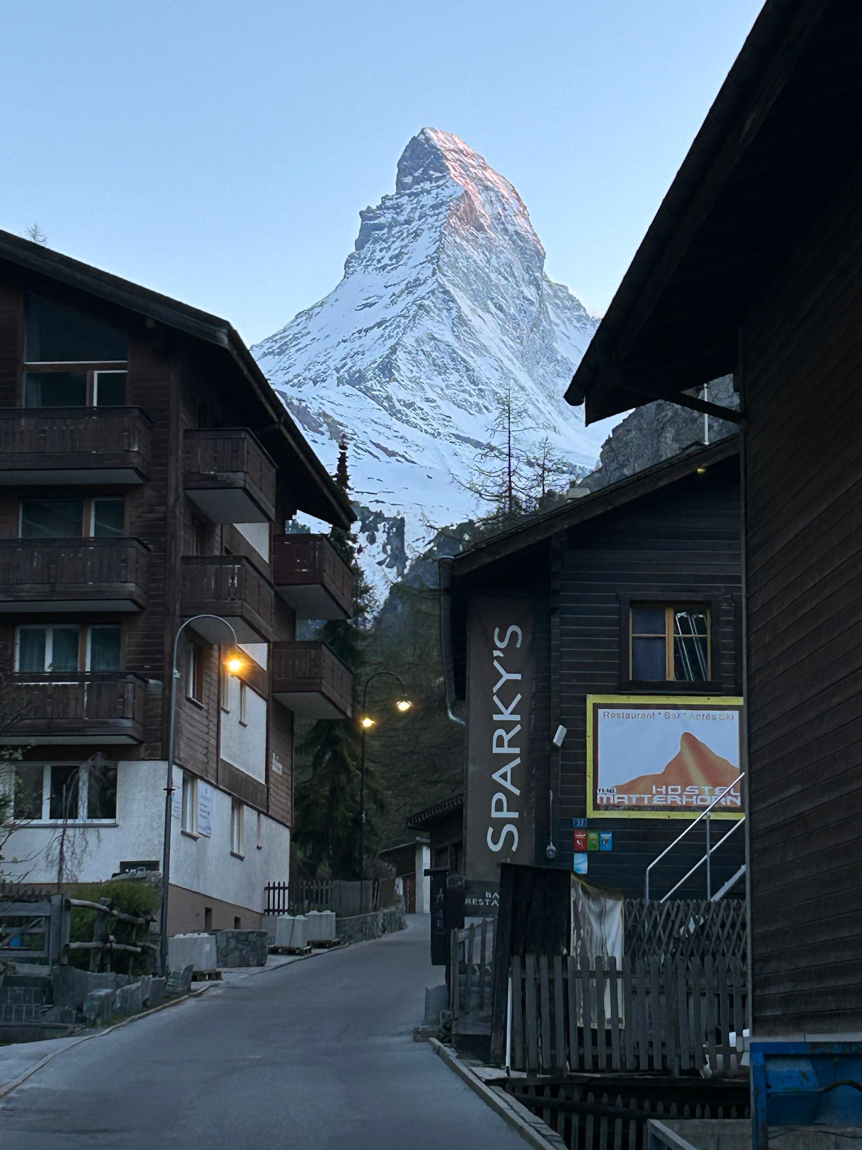 Bilde fra byen, ikke fra hotellet. 