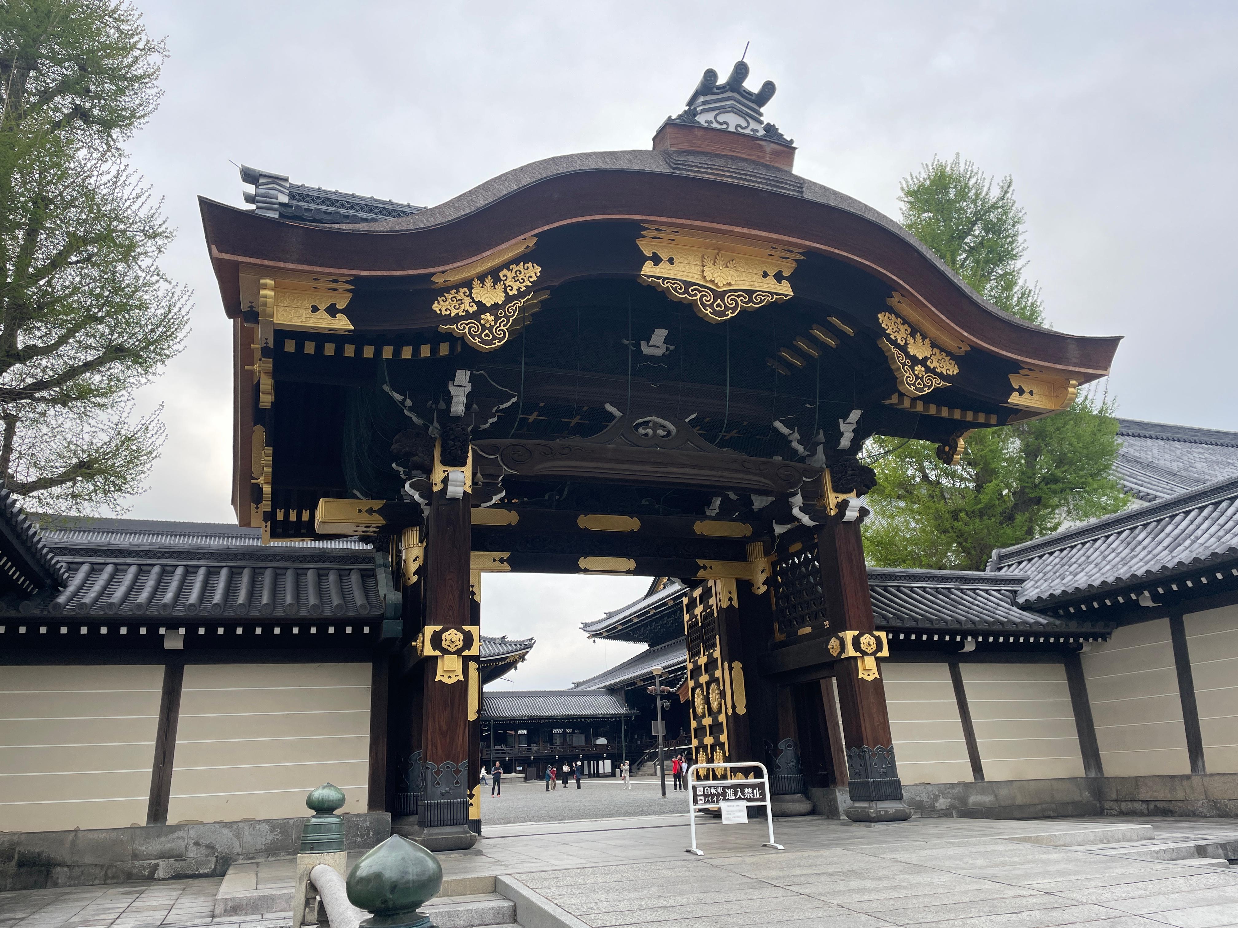 Huge temple, very short walk from hotel