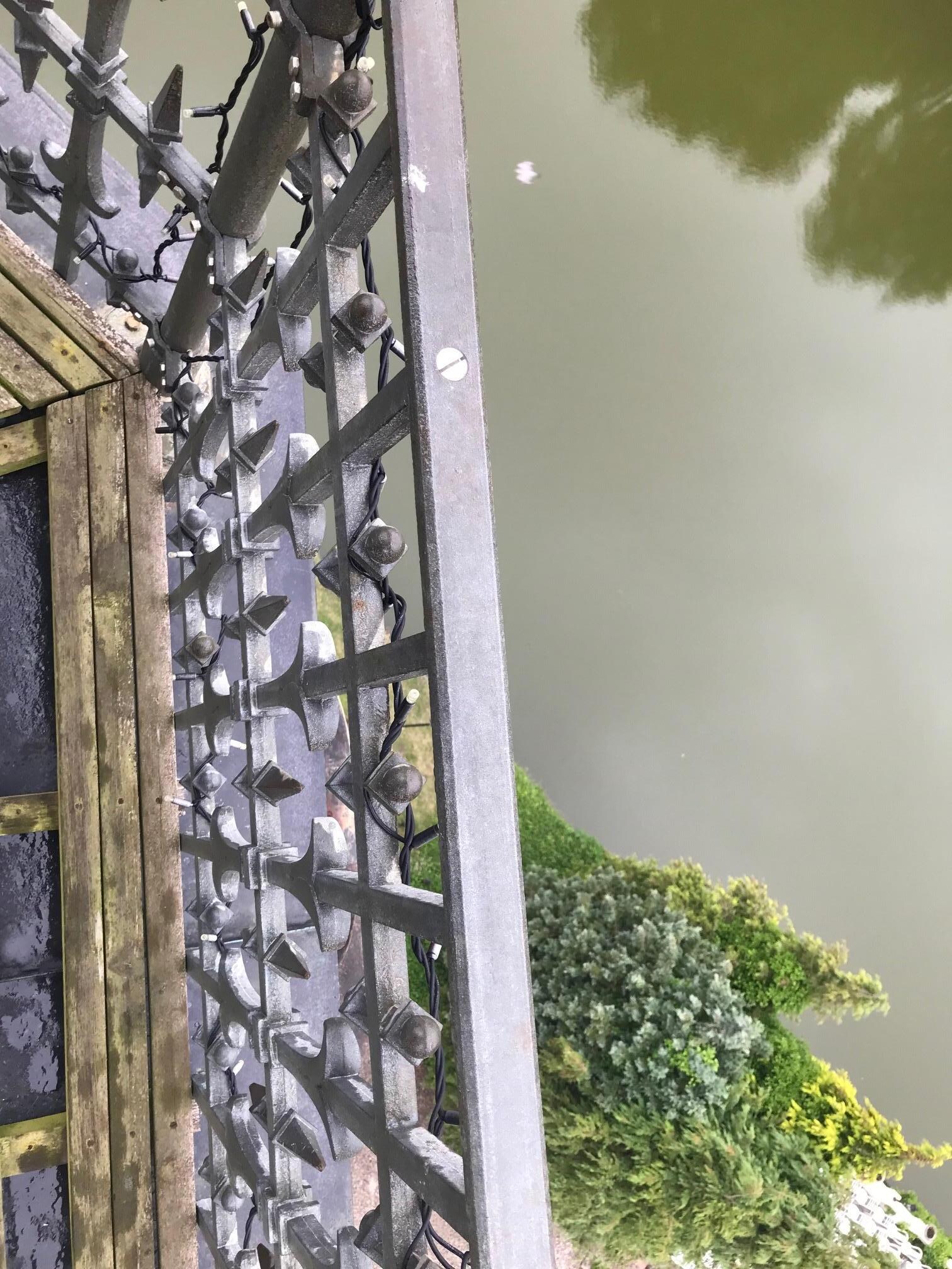 Jeg håper rekkverket er solid, men tårnet er kanskje ikke for de med høydeskrekk..