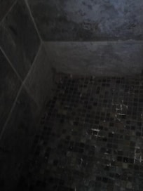 sol de douche trés douteux