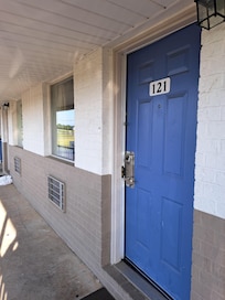 Room 121 - Motel 6 - Chs. Town - Ent.