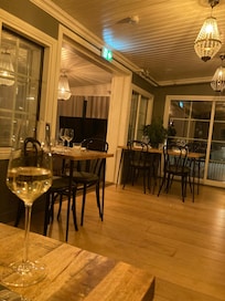 Beautiful spot for dining…for a romatic dinner or a tired travelling sales girl!