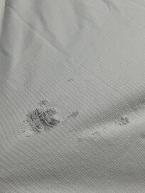 Roupa de cama rasgada