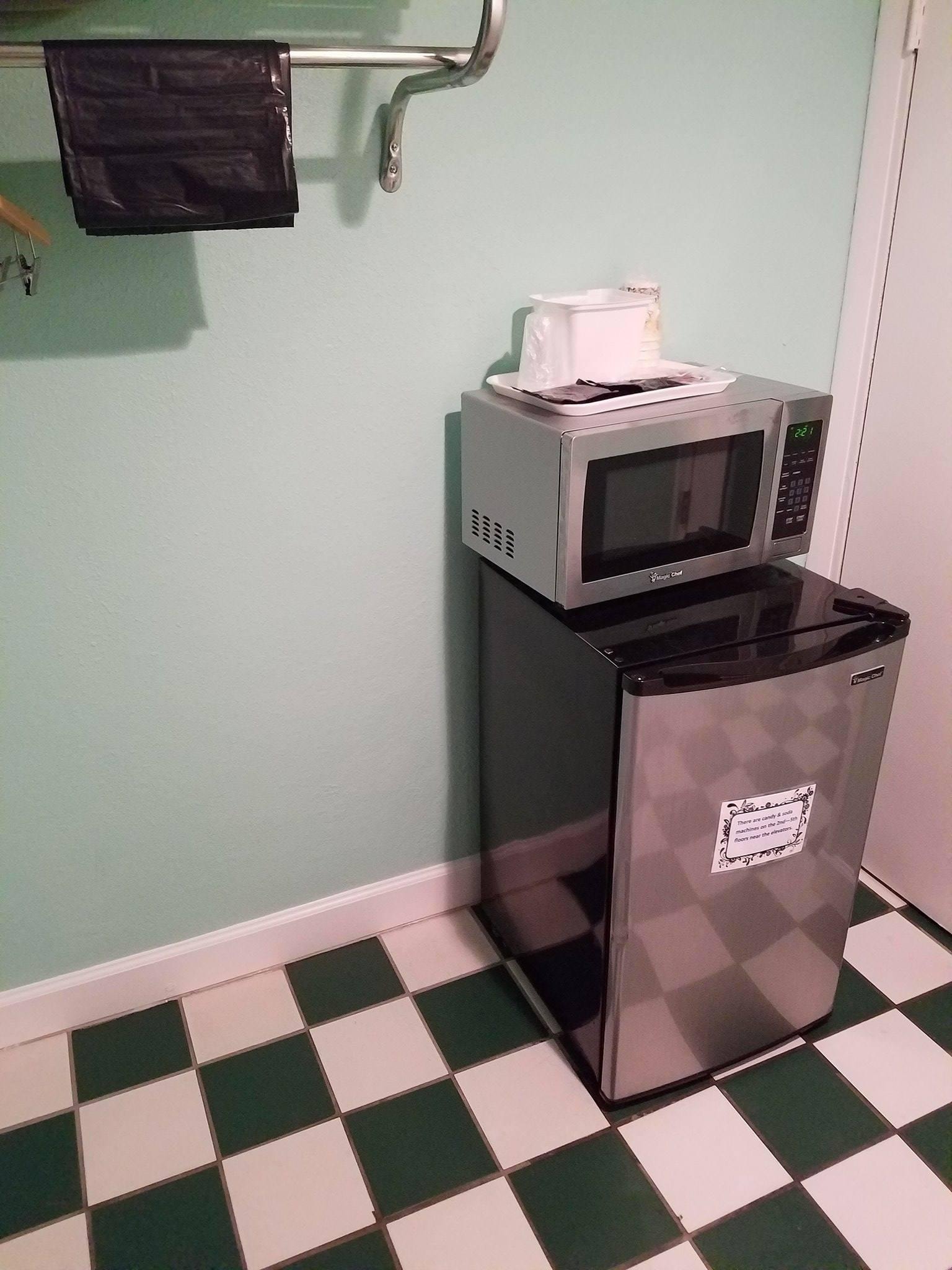 fridge/freezer & microwave