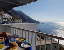 Colazione dalla terrazza vista mare