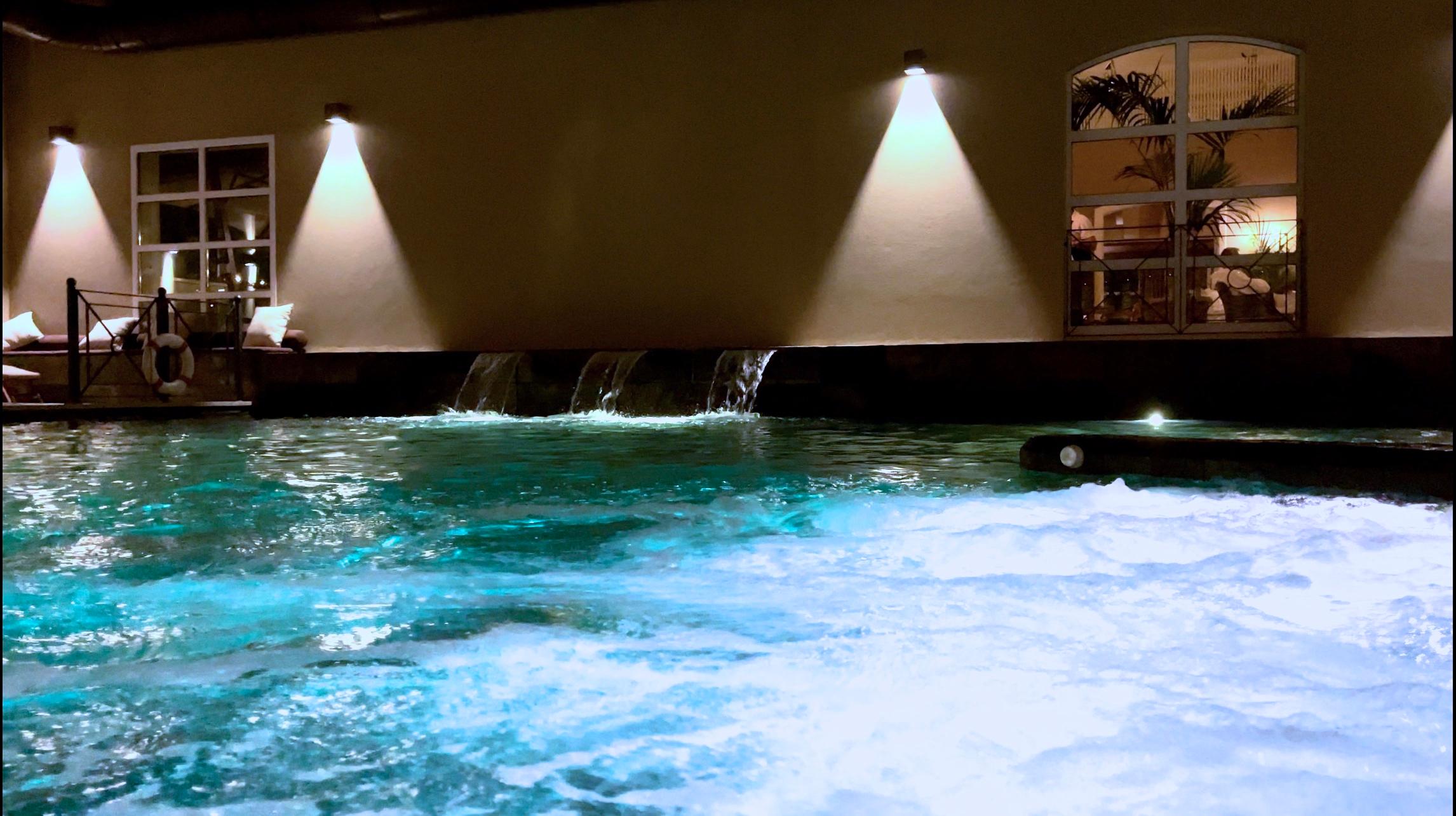 Piscina interna con Acqua termale.