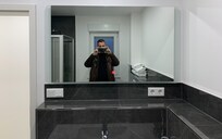 Badspiegel mit Beleuchtung (und mir)