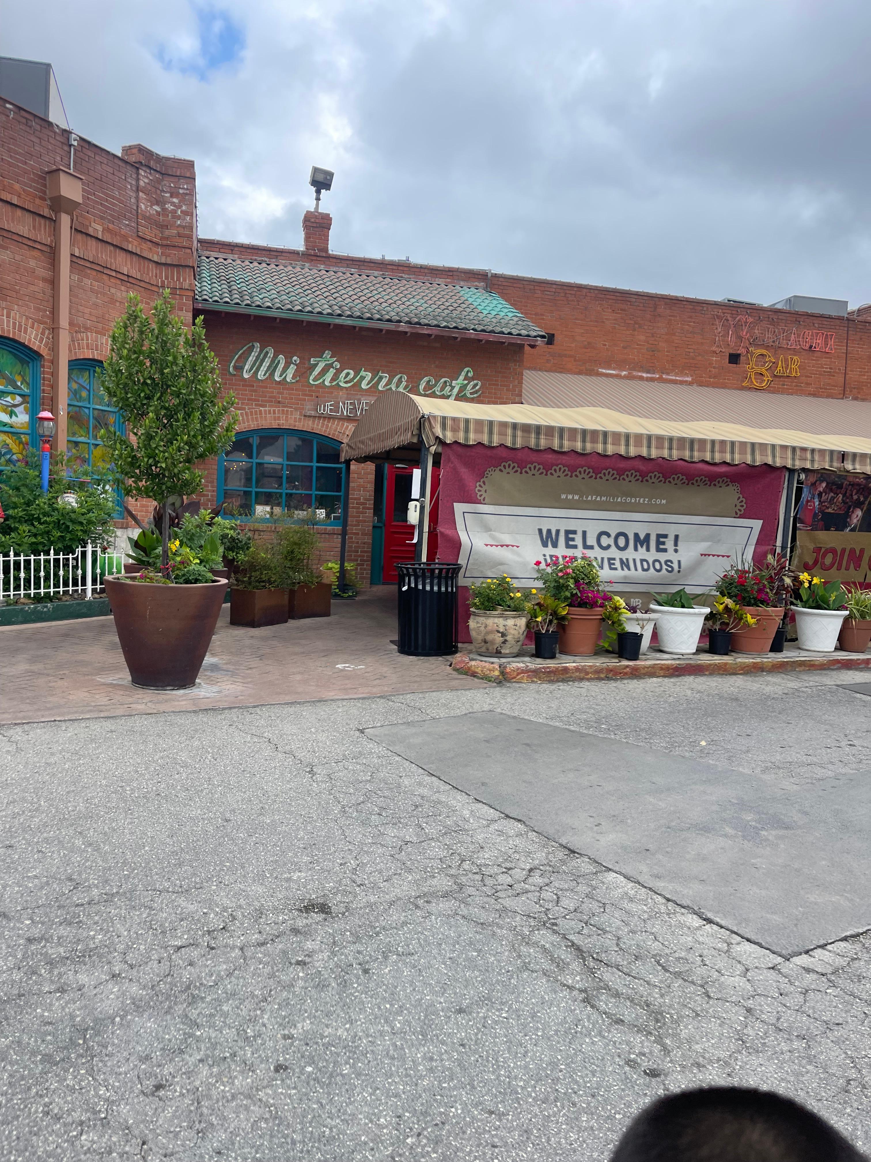 This restaurant is in front of the hotel the food was very good and it’s also a bakery and very beautiful 