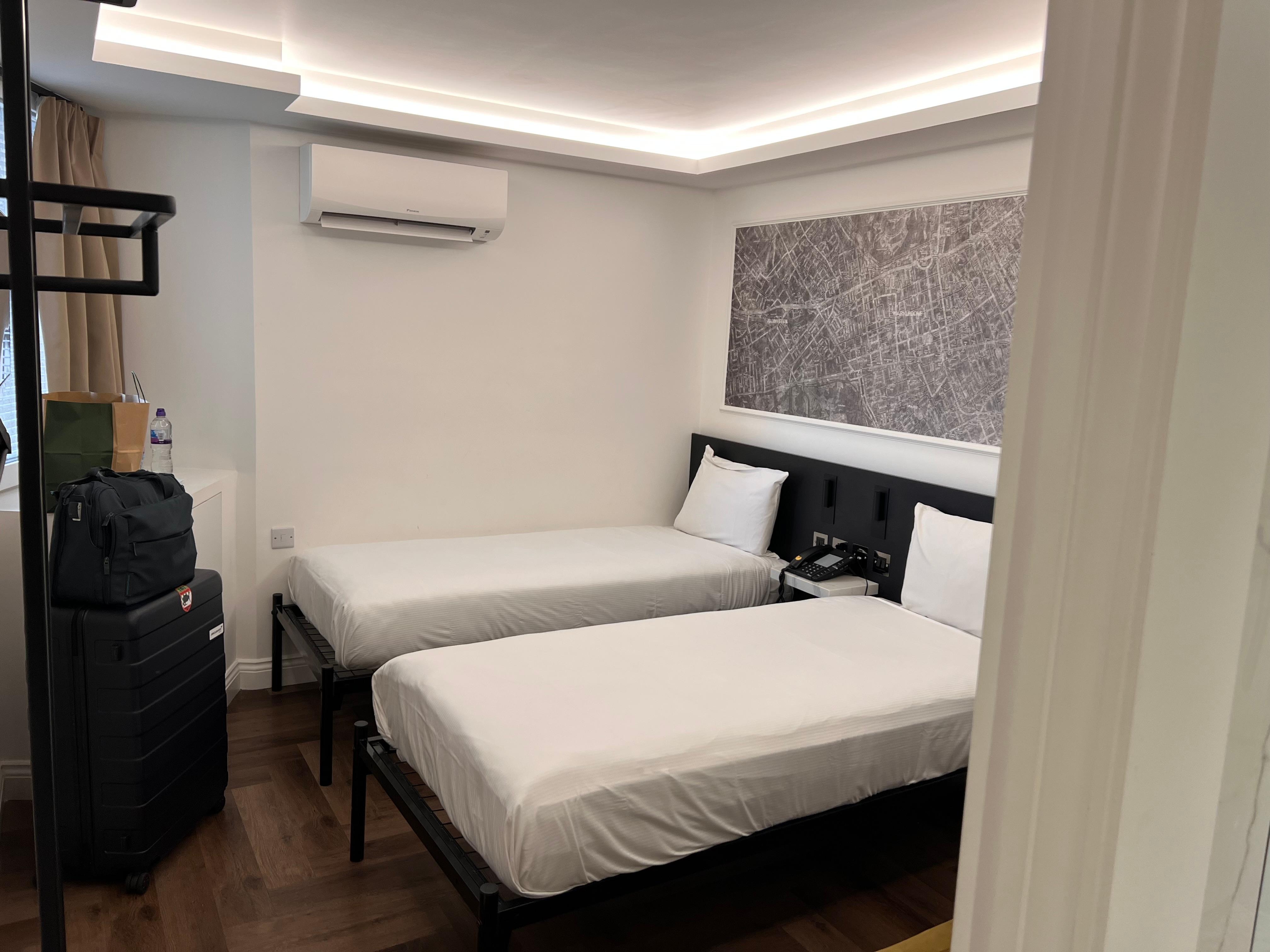 ツインルームですがベットがめっちゃ細い