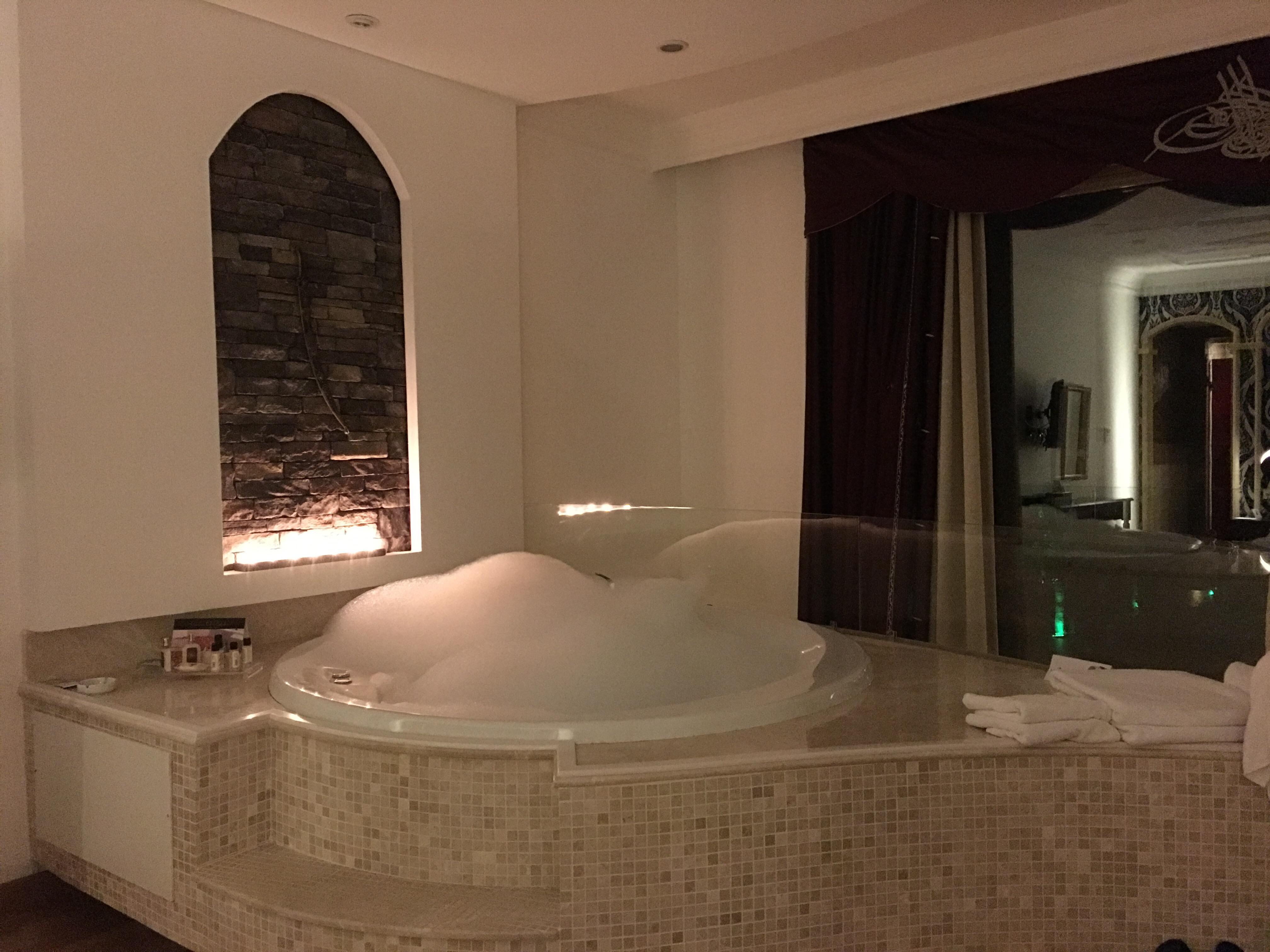 Jacuzzi bath
