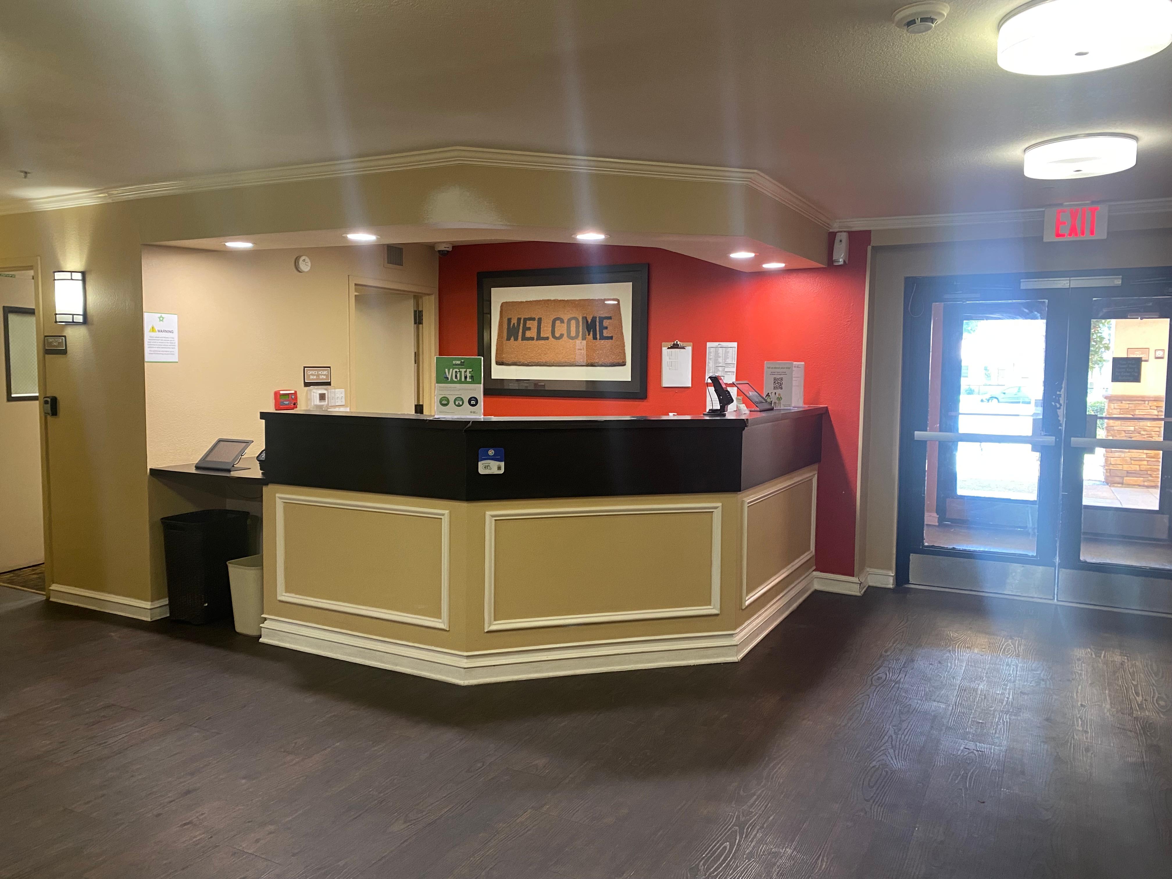 Front desk 