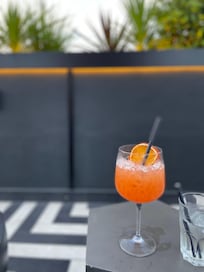 alkoholfreier Cocktail massgemixt