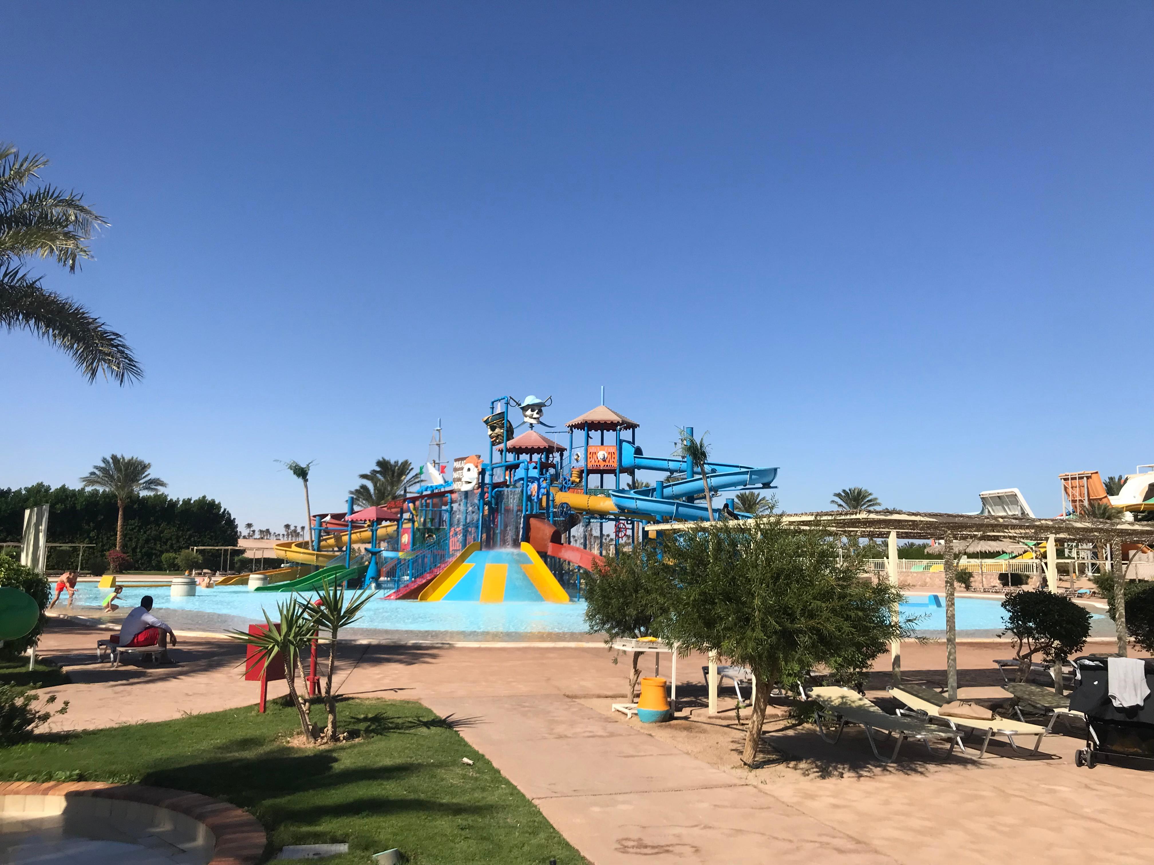 Free access to nearby waterpark 