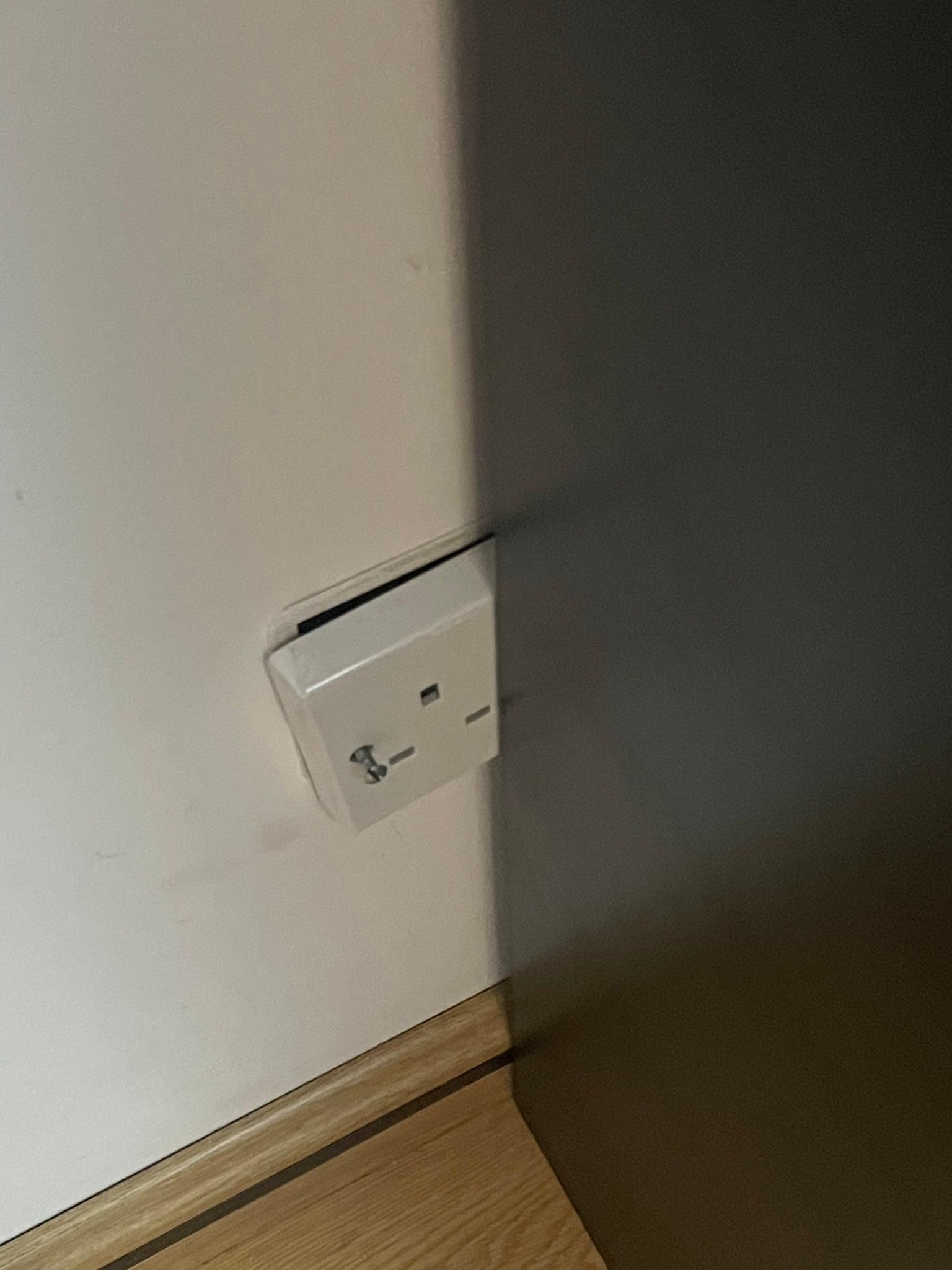 Wall socket insecure