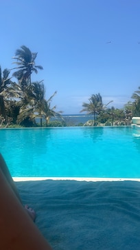 Infinite pool.