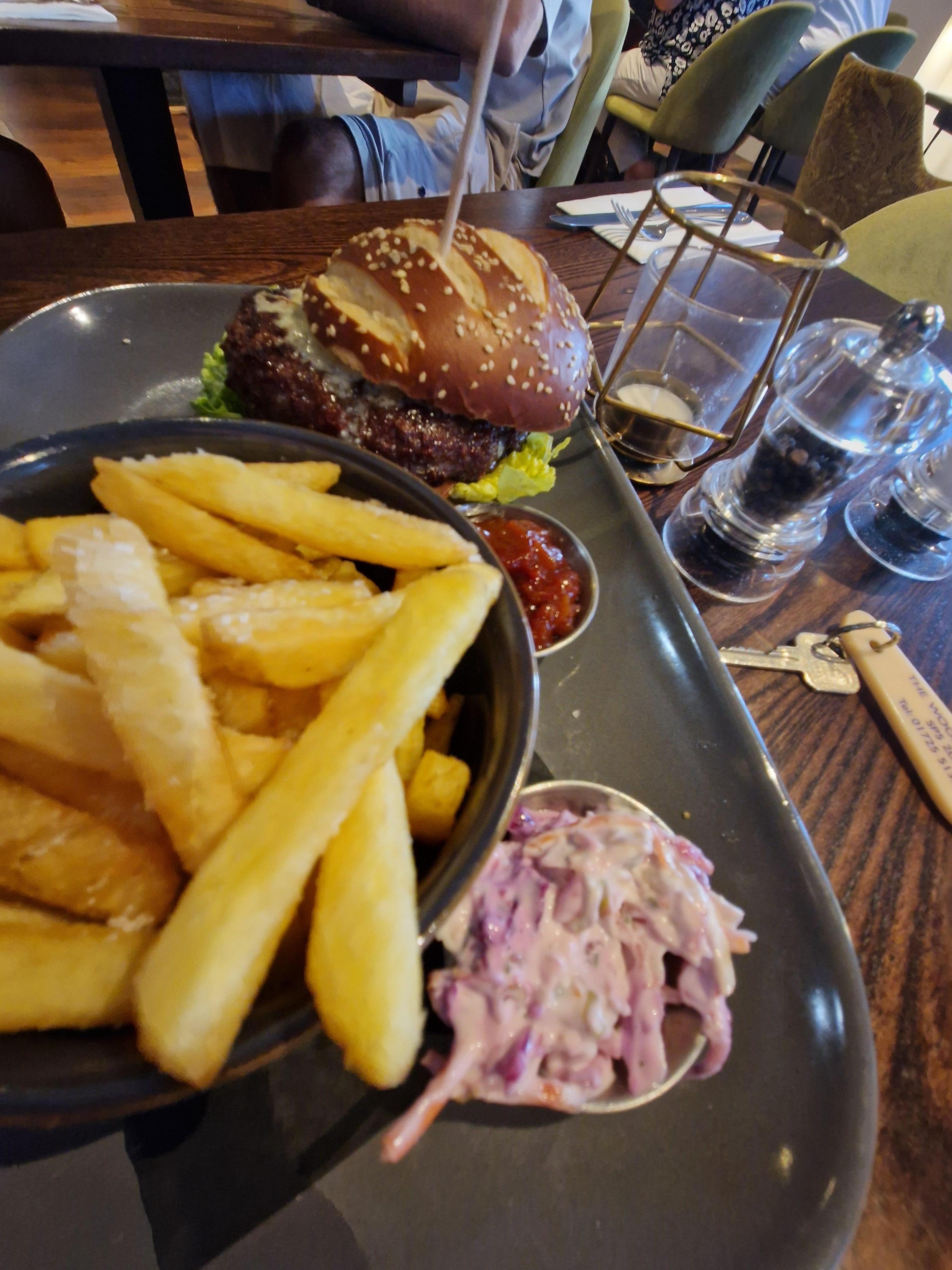 Dinner time in the pub 