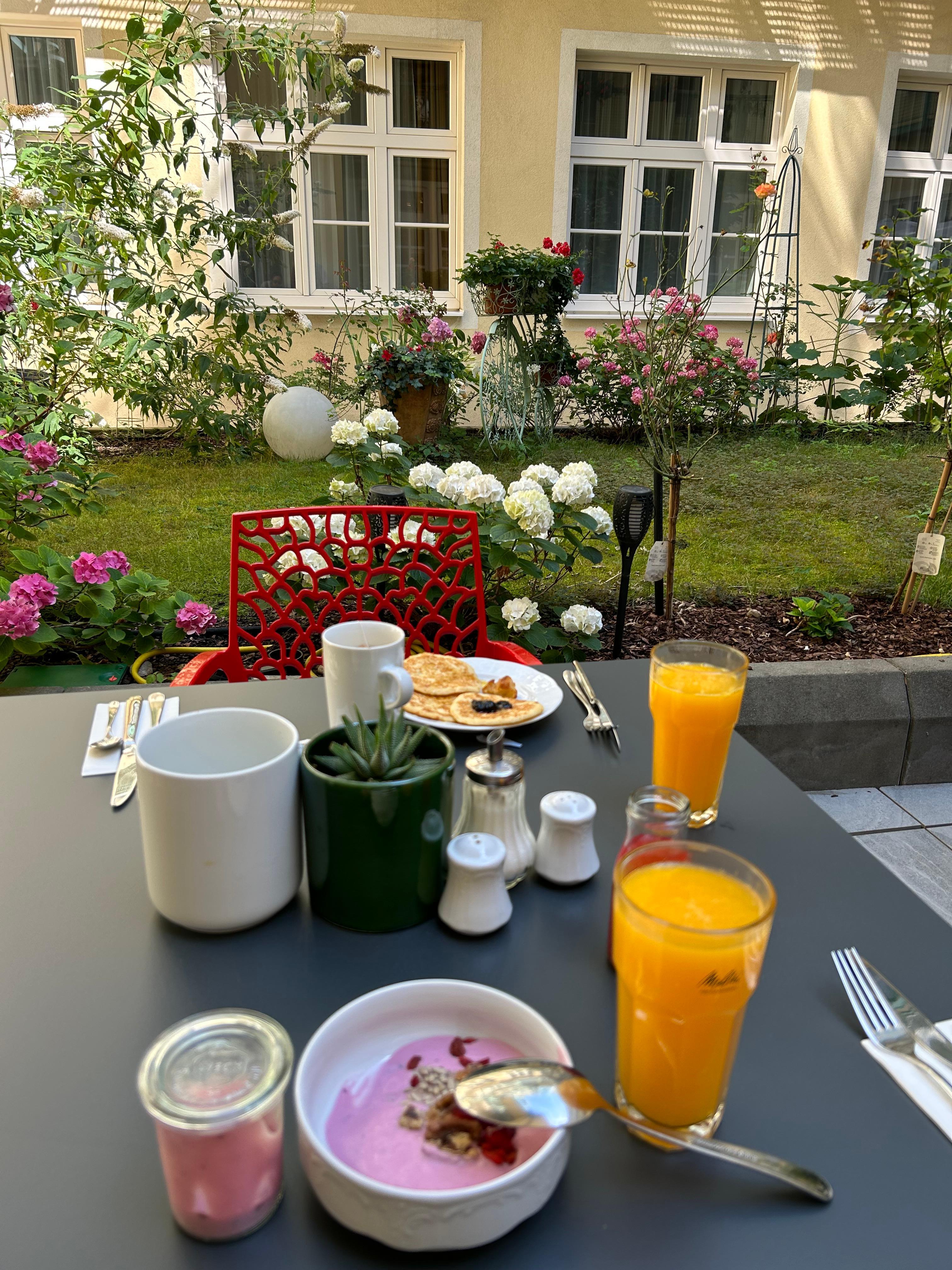 Breakfast 