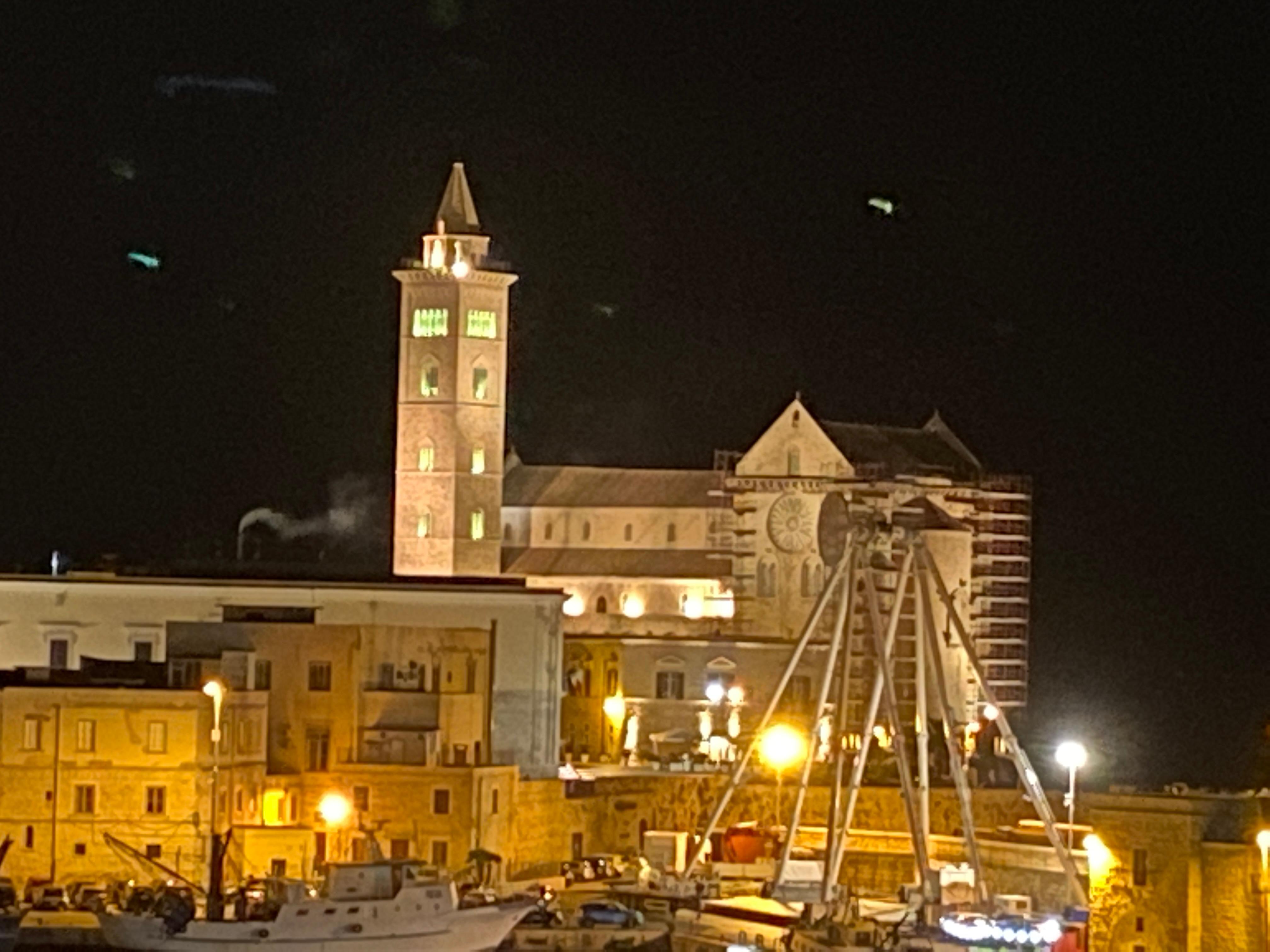 Vista notturna della Cattedrale dalla camera d’albergo