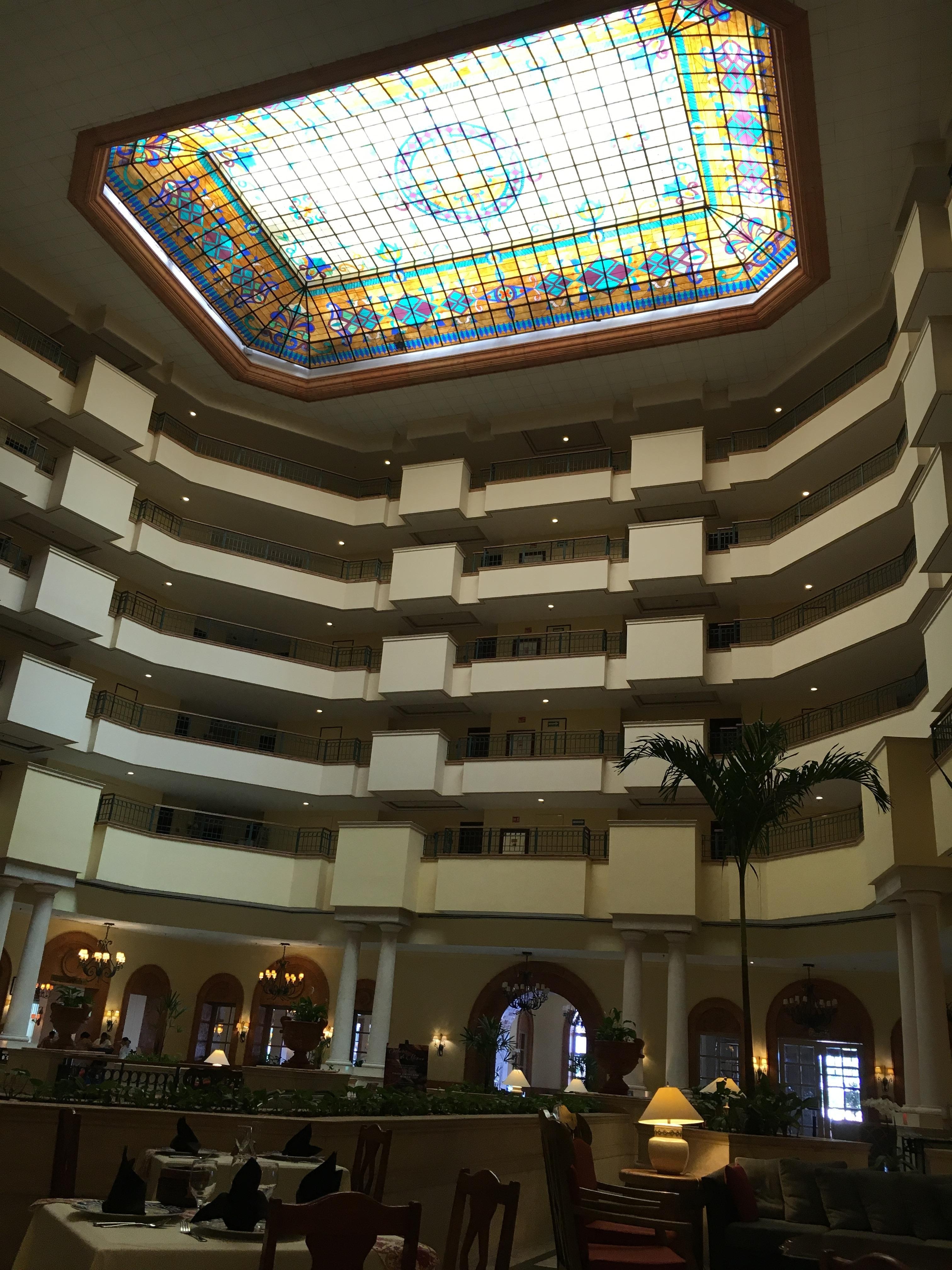 Hall hotel beautiful vitrales