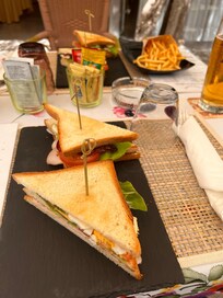 En clubsandwich fra køkkenet. Mega lækre.