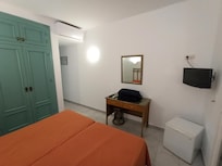 Habitación con frigorífico