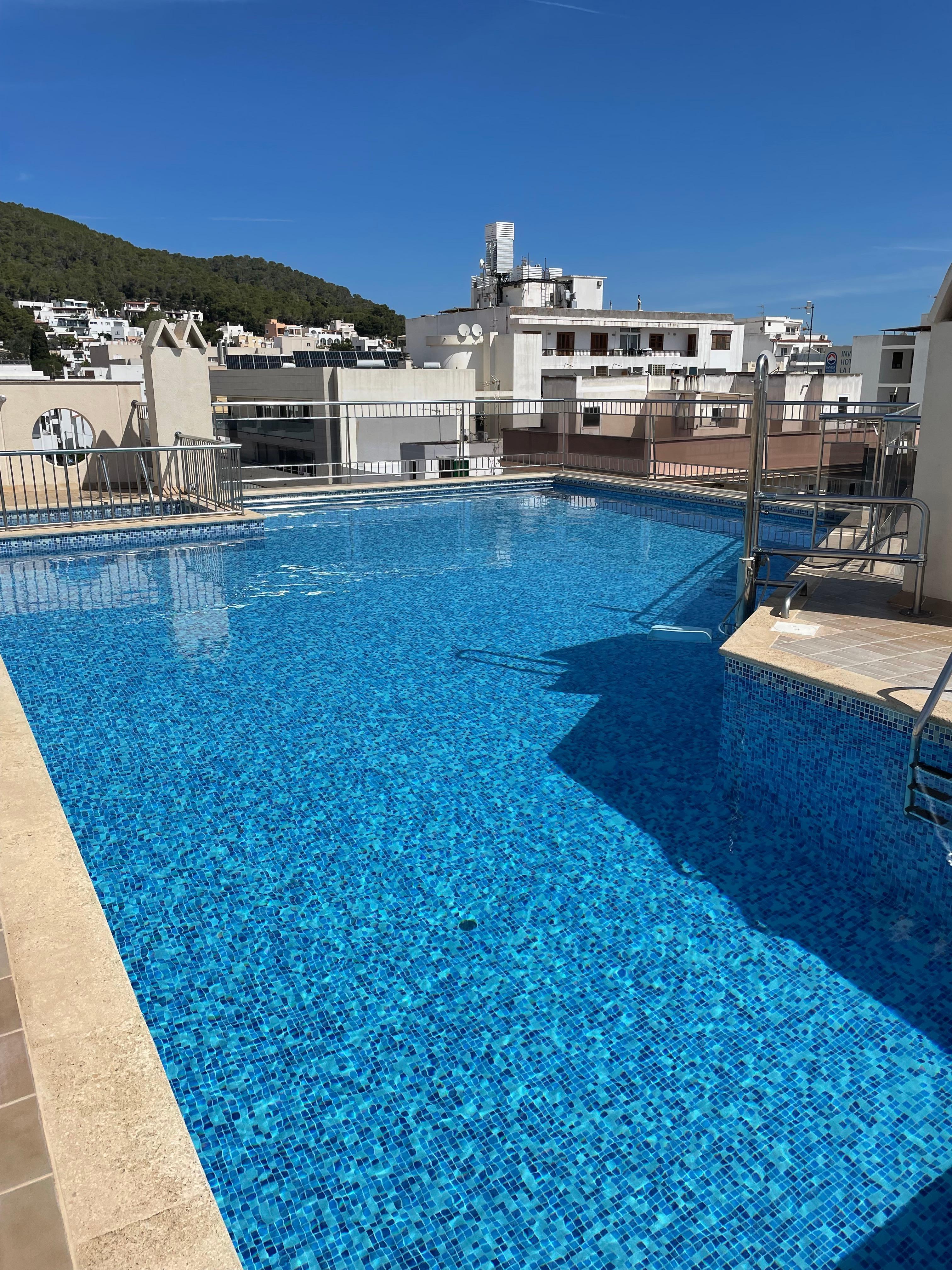 Rooftop pool