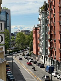An stark befahrener Strasse