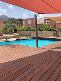 Vid en av poolerna