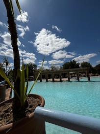 Plusieurs piscines + parc aquatique sur site