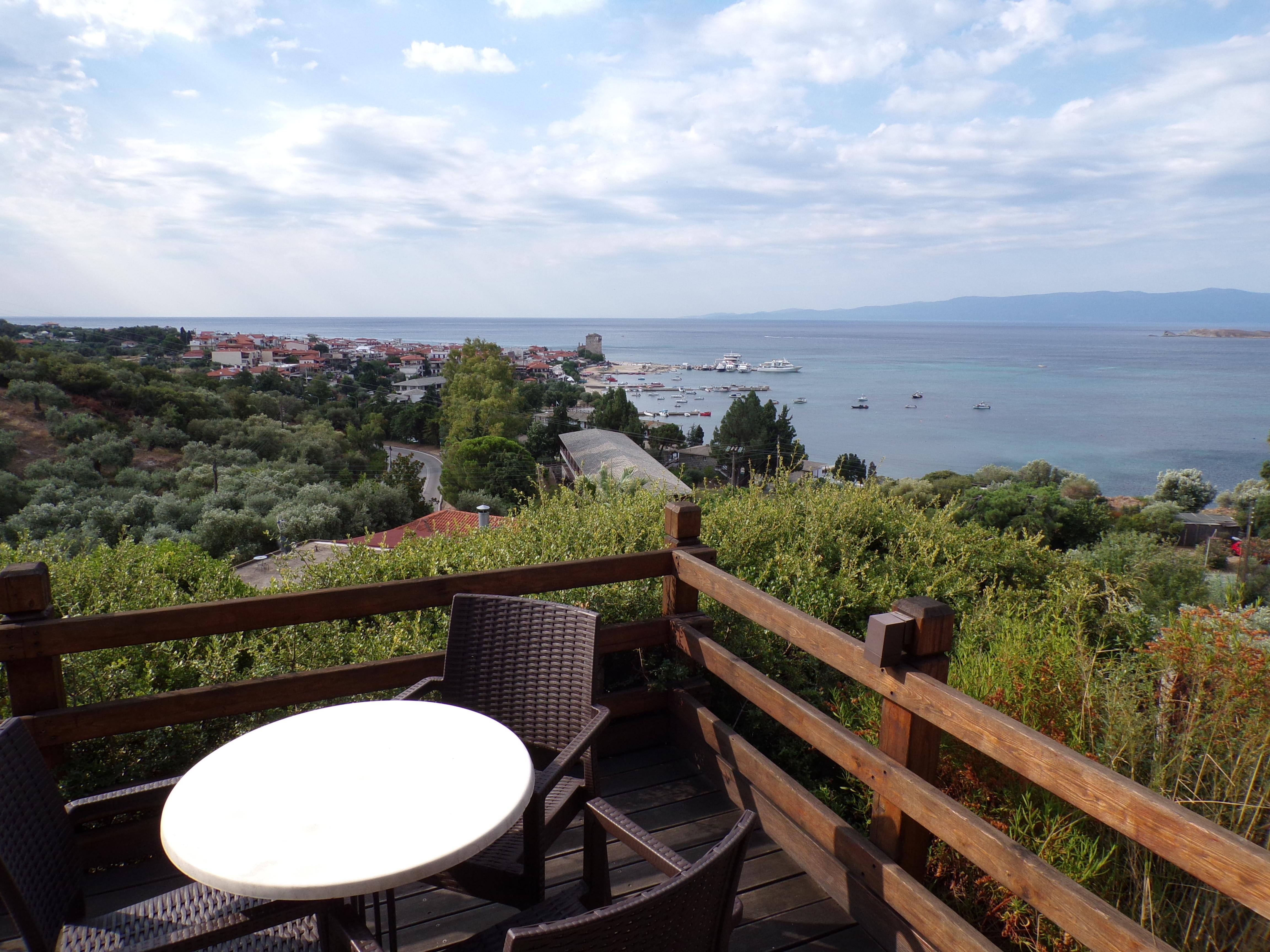 TERRASSE PANORAMIQUE POUR PETIT DEJEUNER EN PLEIN AIR