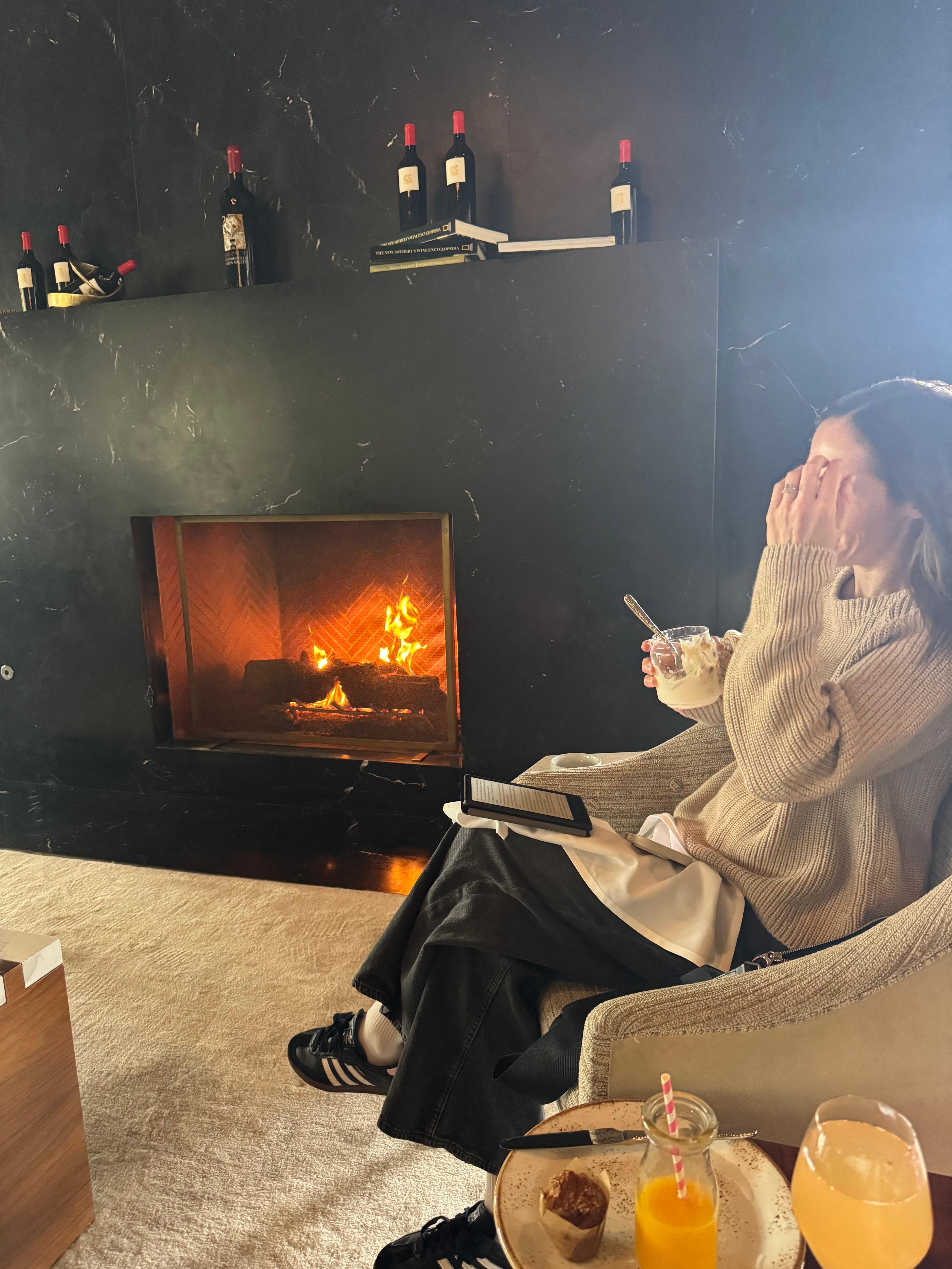 Cozy fireplace and commentary breakfast with omelette bar