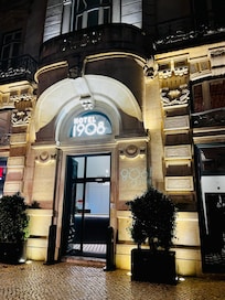 Entrée de l’hôtel.