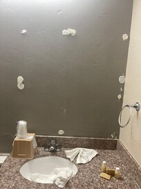 I guess the last guest stole the mirror