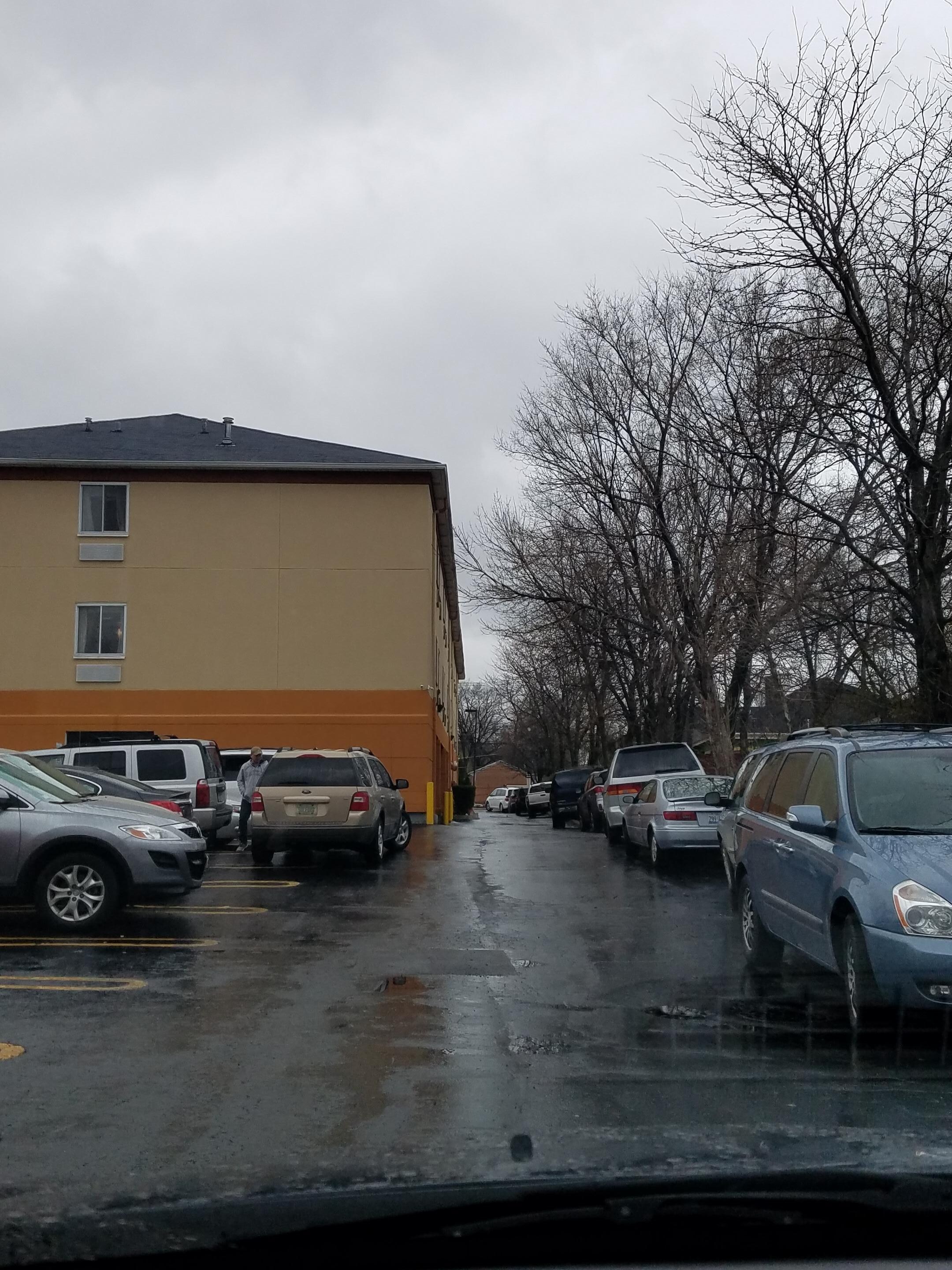 This picture is to the right of the hotel as you come in