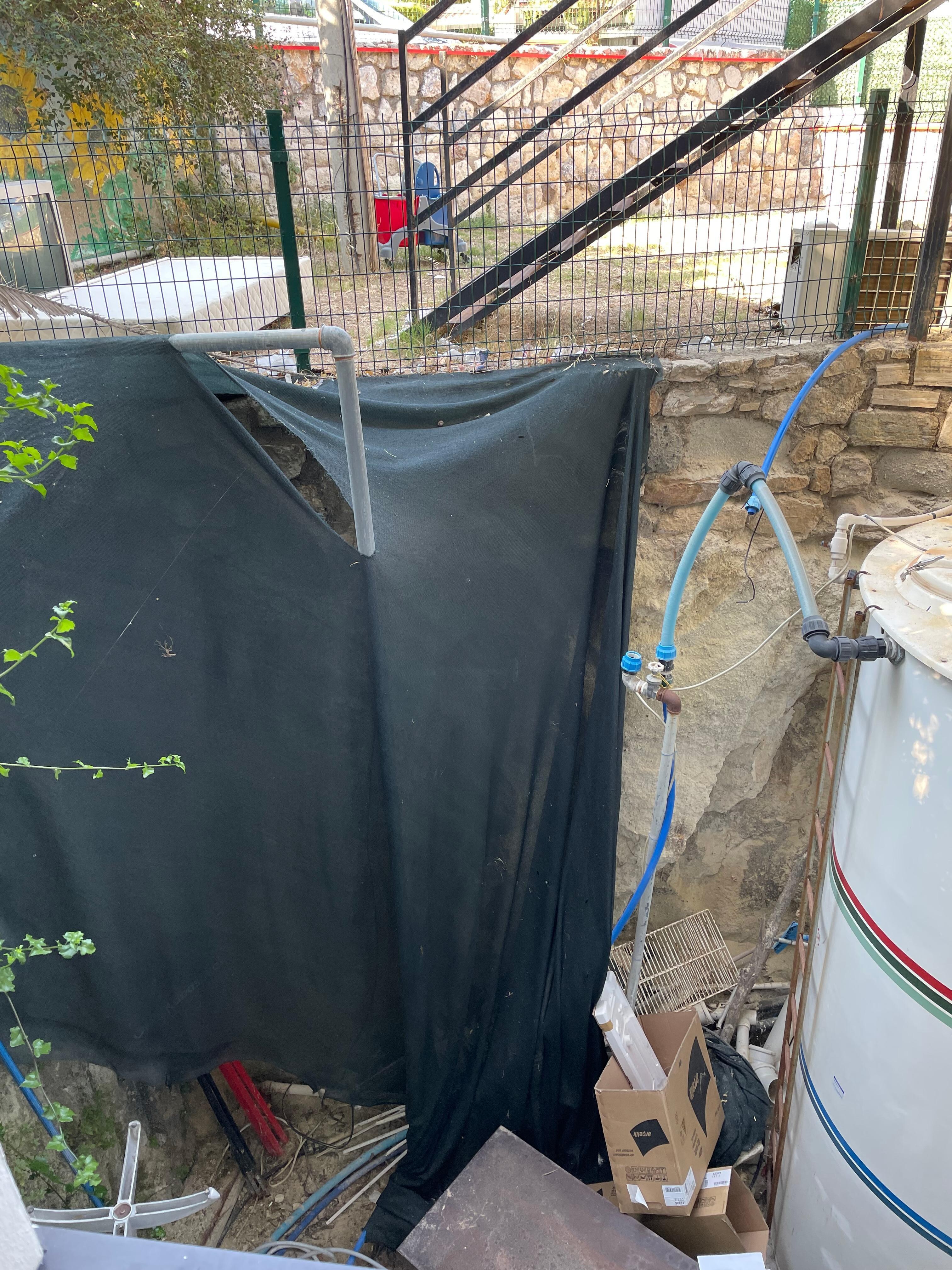 Orta derecede olan oda manzarası