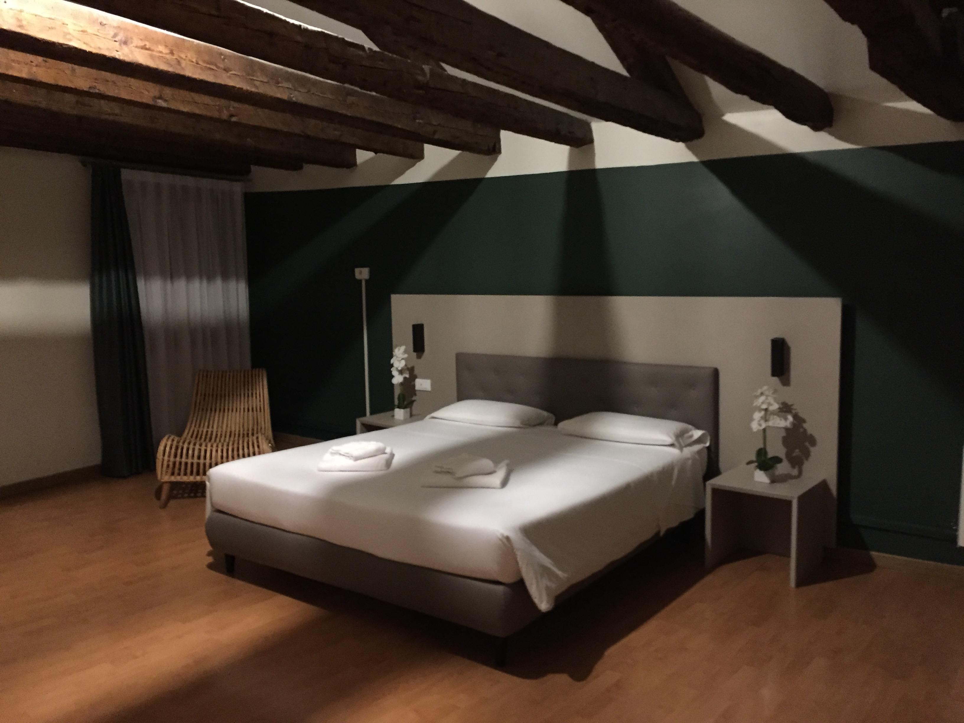 Camera 6, Schlafzimmer mit Canalblick