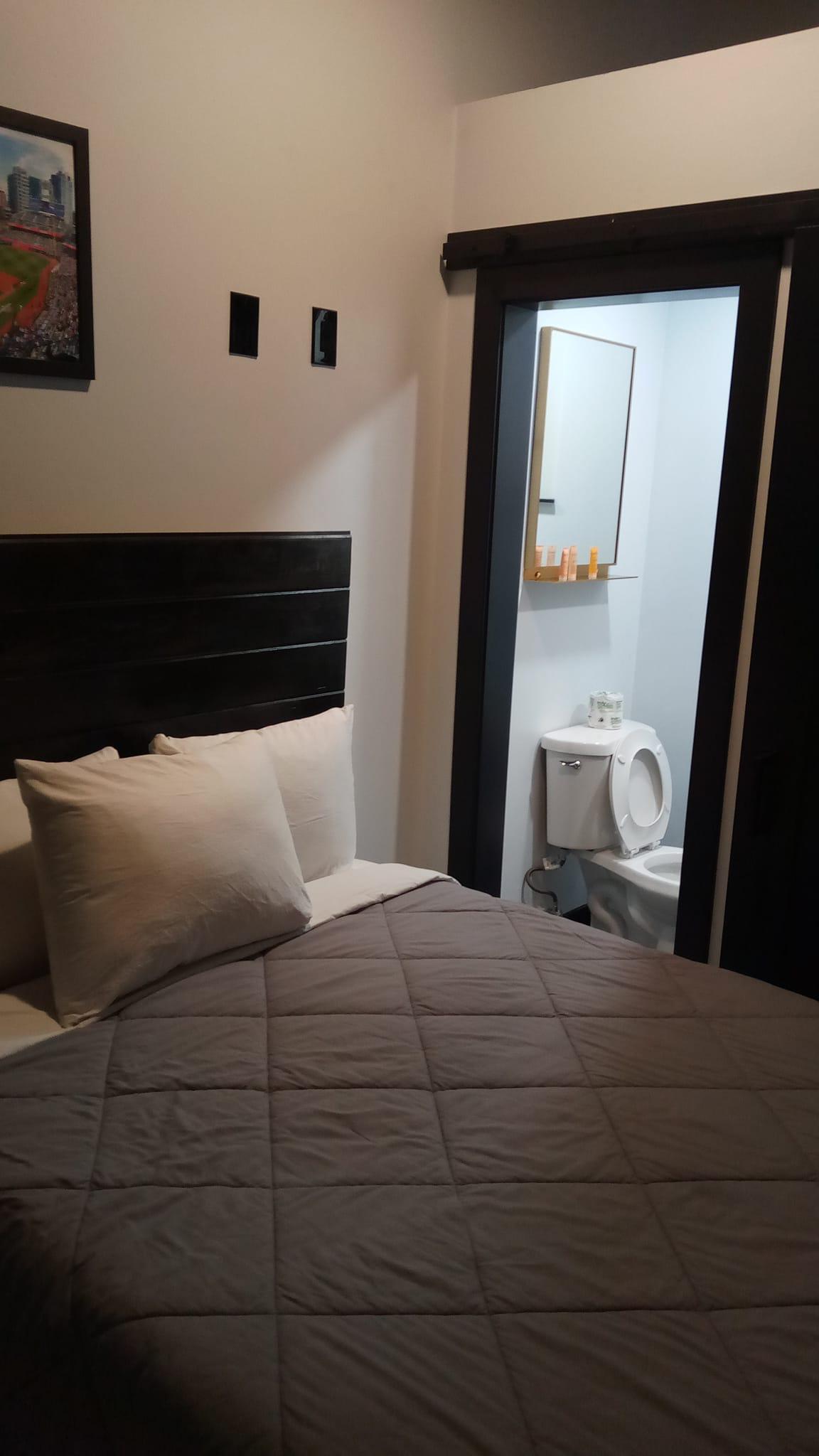 Picture of the room.