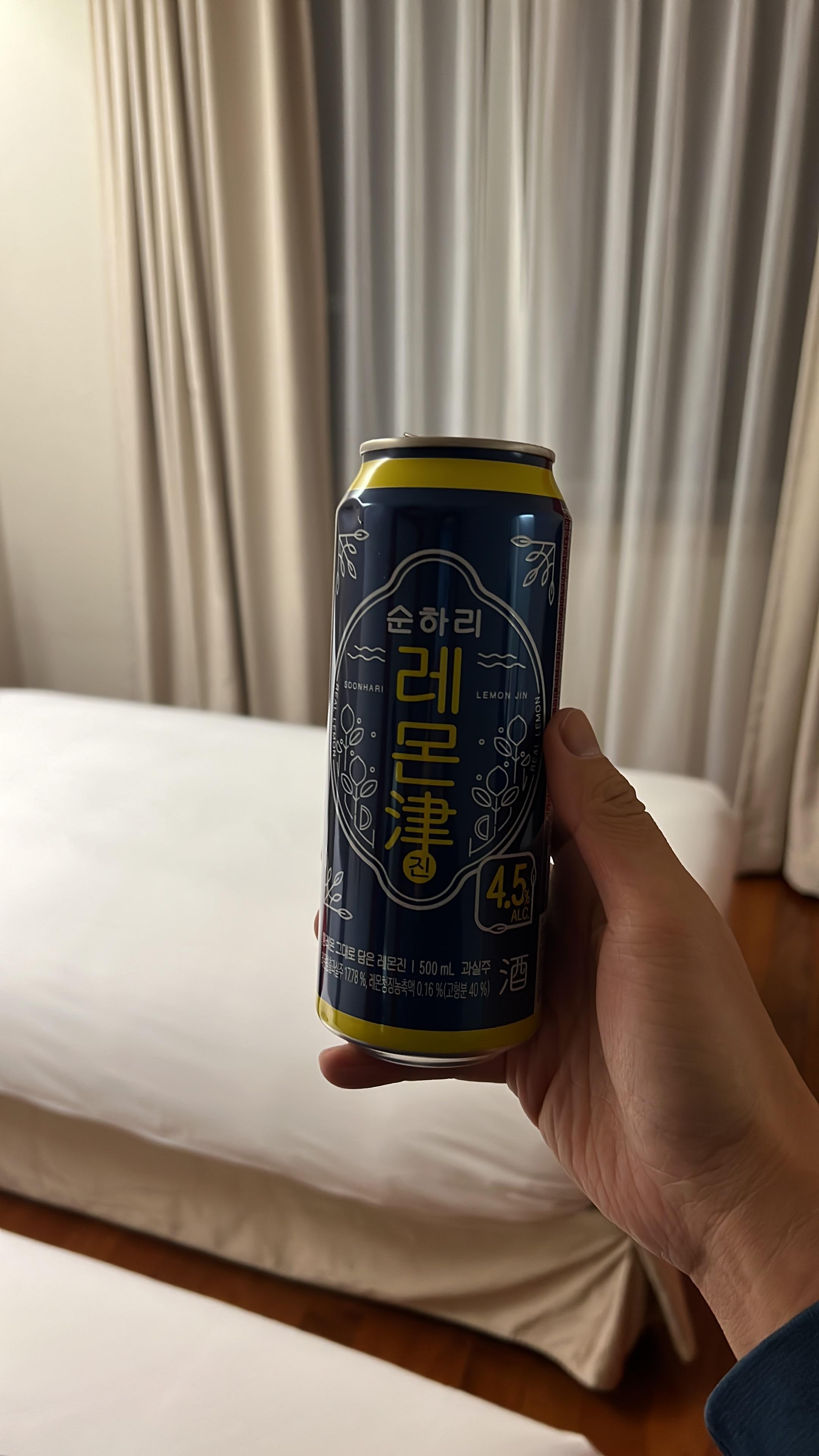 飯店旁邊就有24人要超商