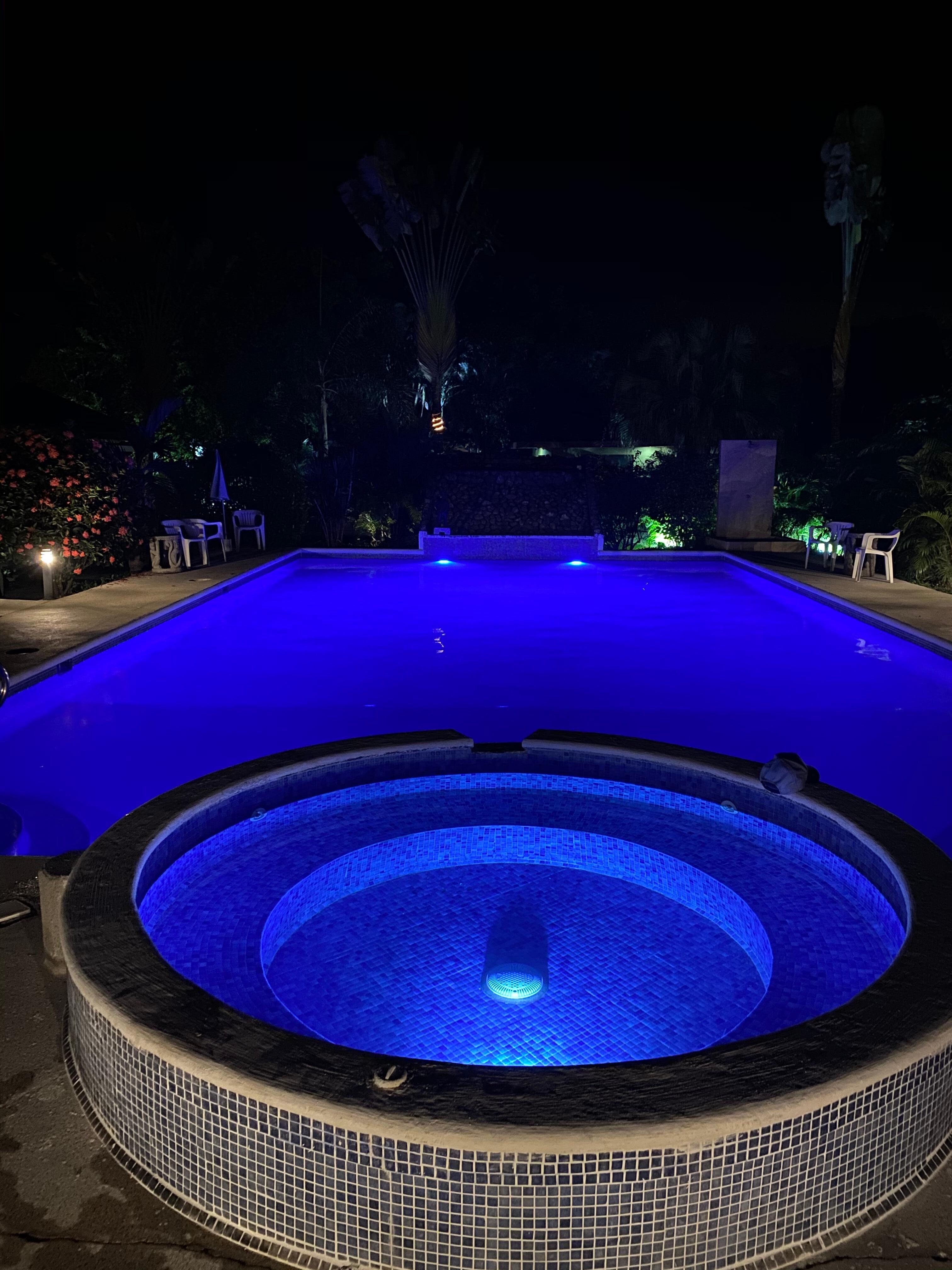 Piscina de noche