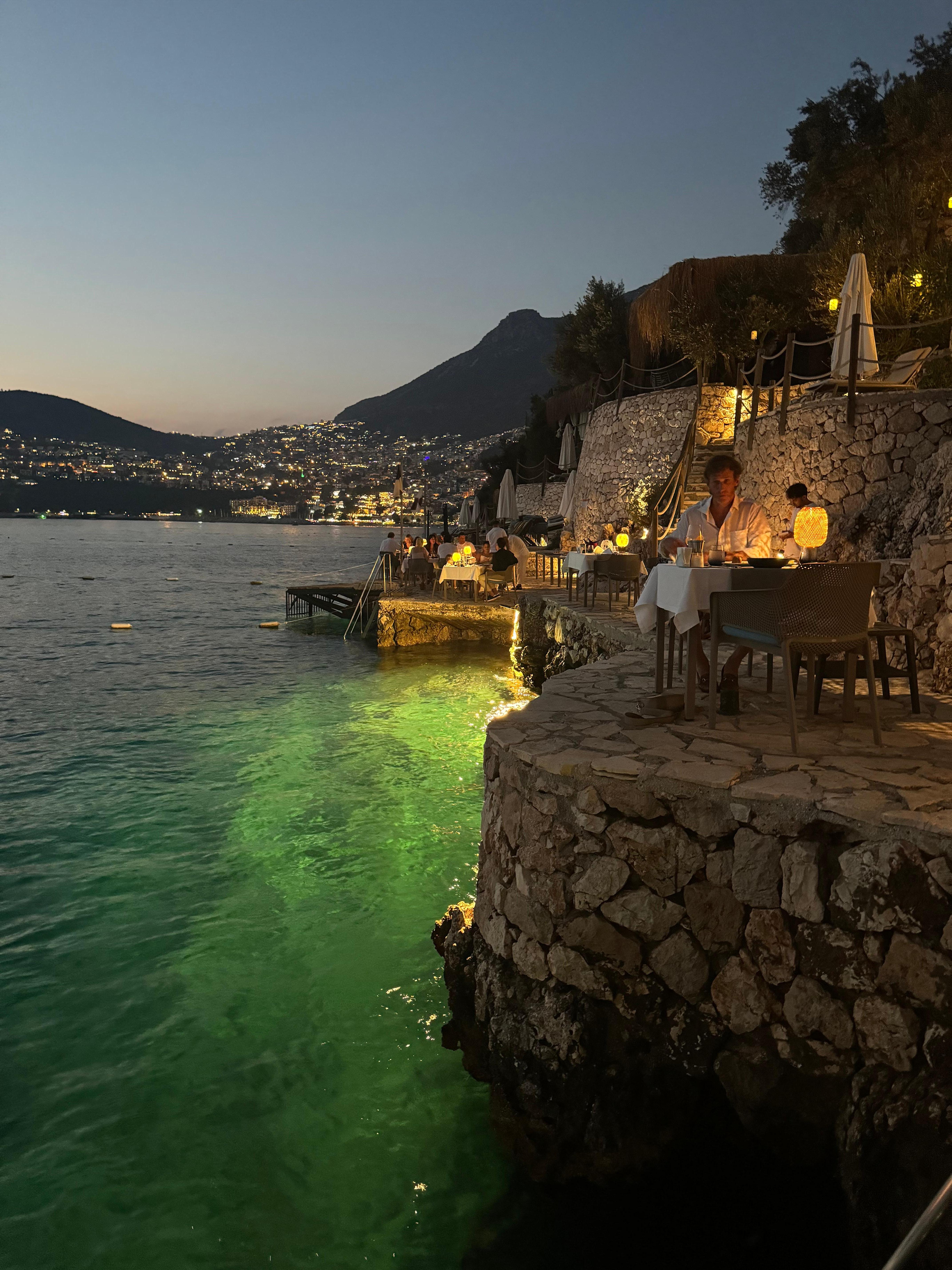 Dinner by the cliff