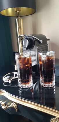 On nous a proposĂ© des verres avec des glaçons pour nous rafraĂźchir đ