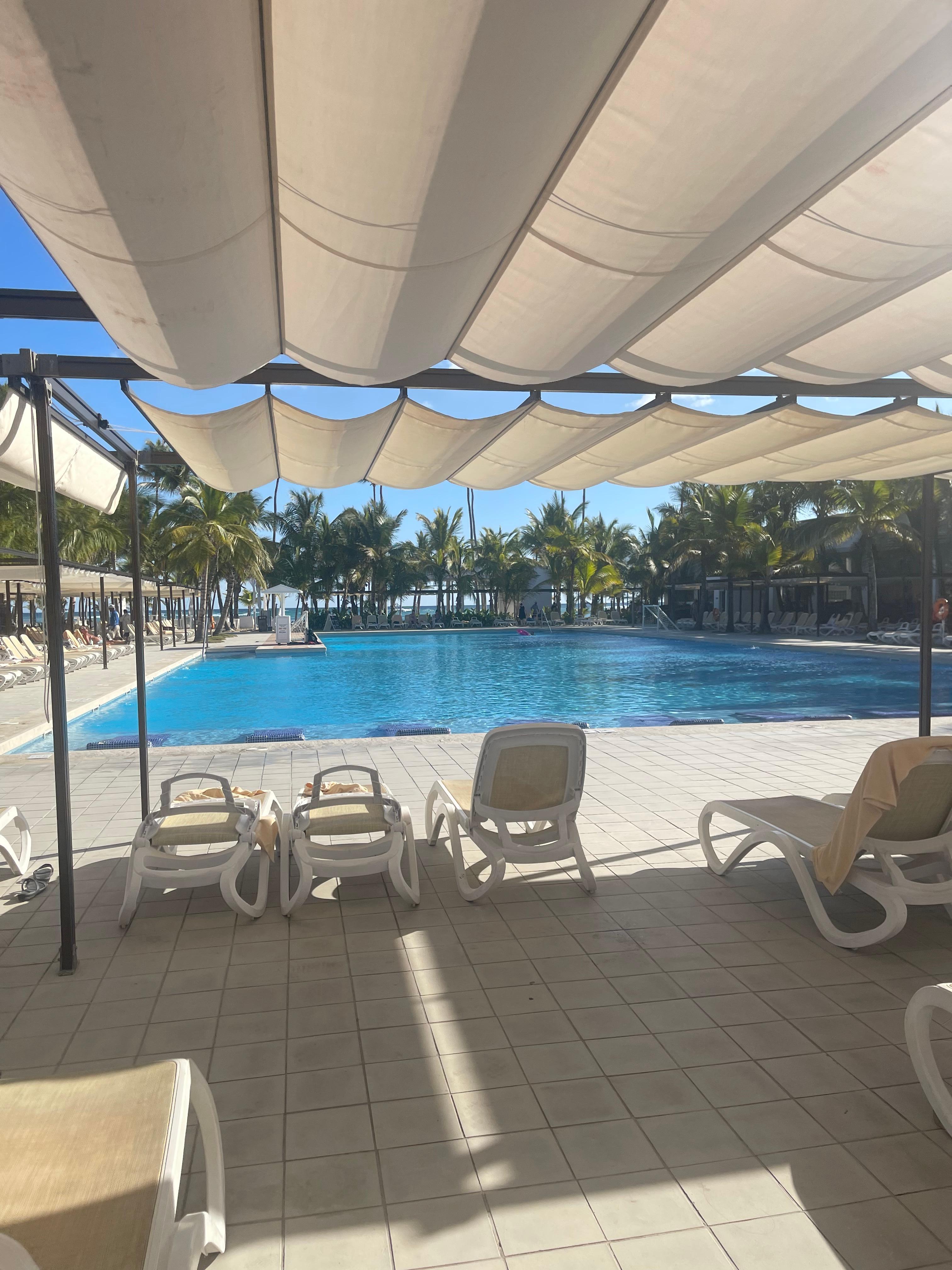 Piscina frente al mar 