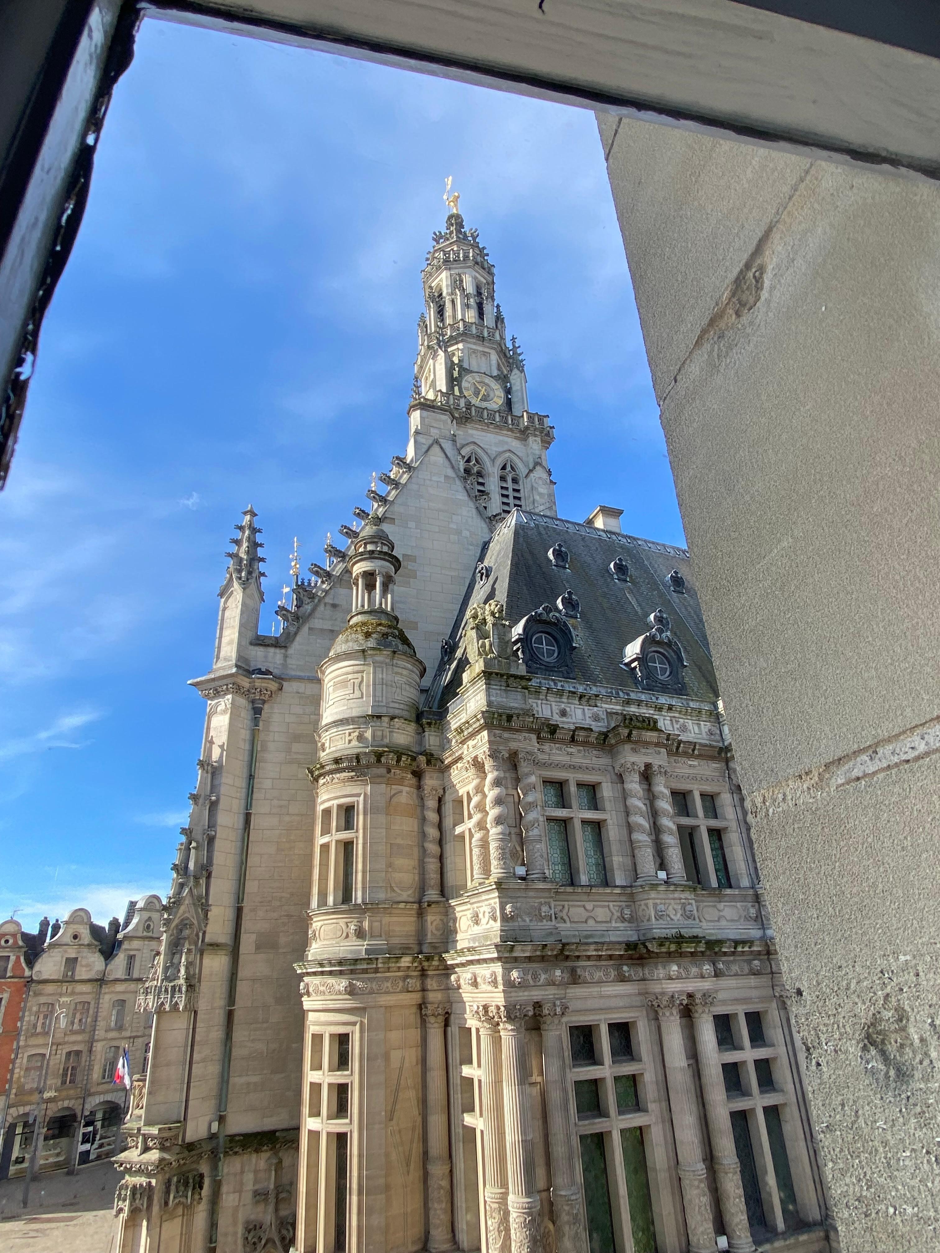 Not all apartments look onto the square. Be sure when booking.