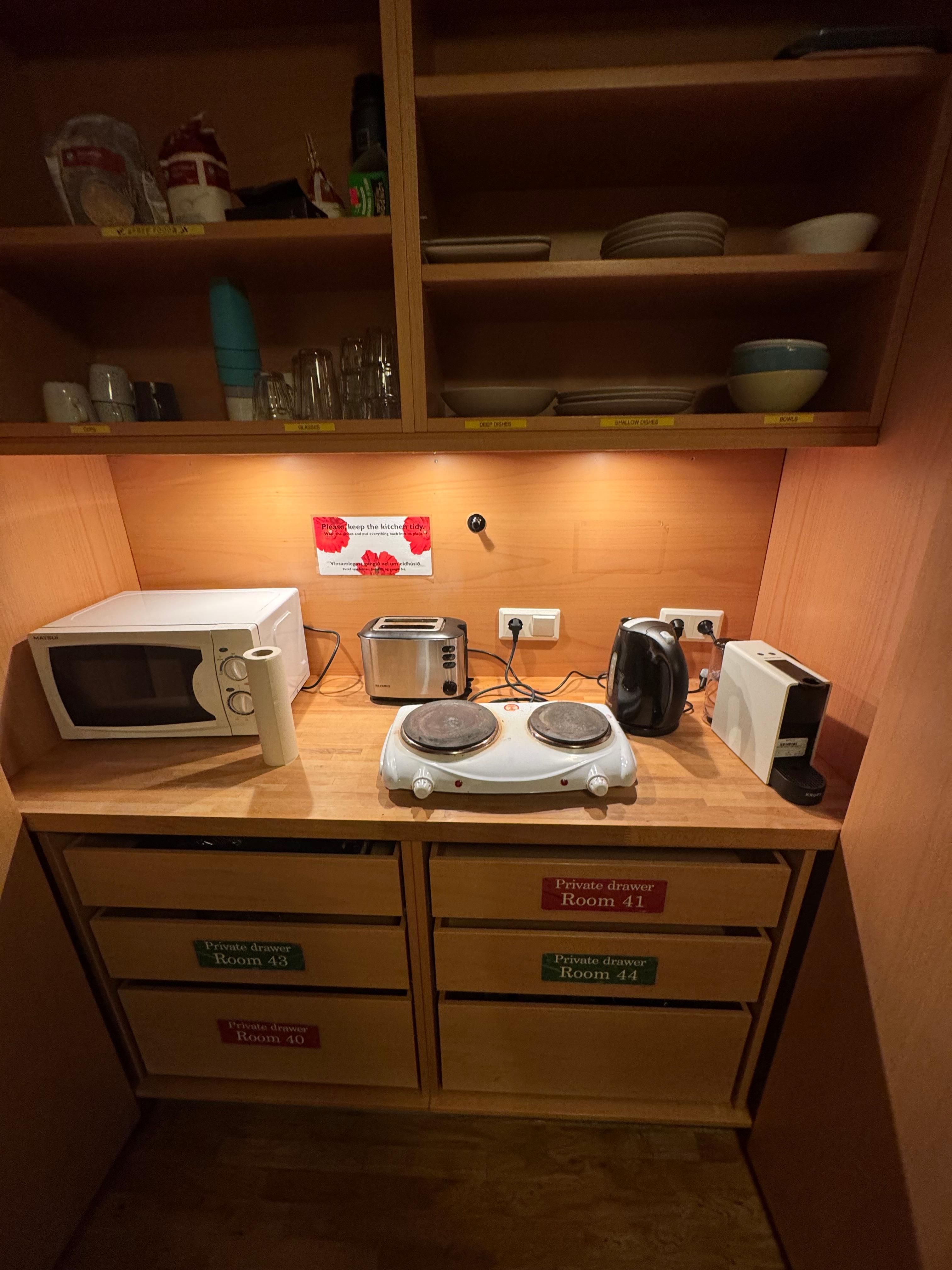 Basic communal kitchen 