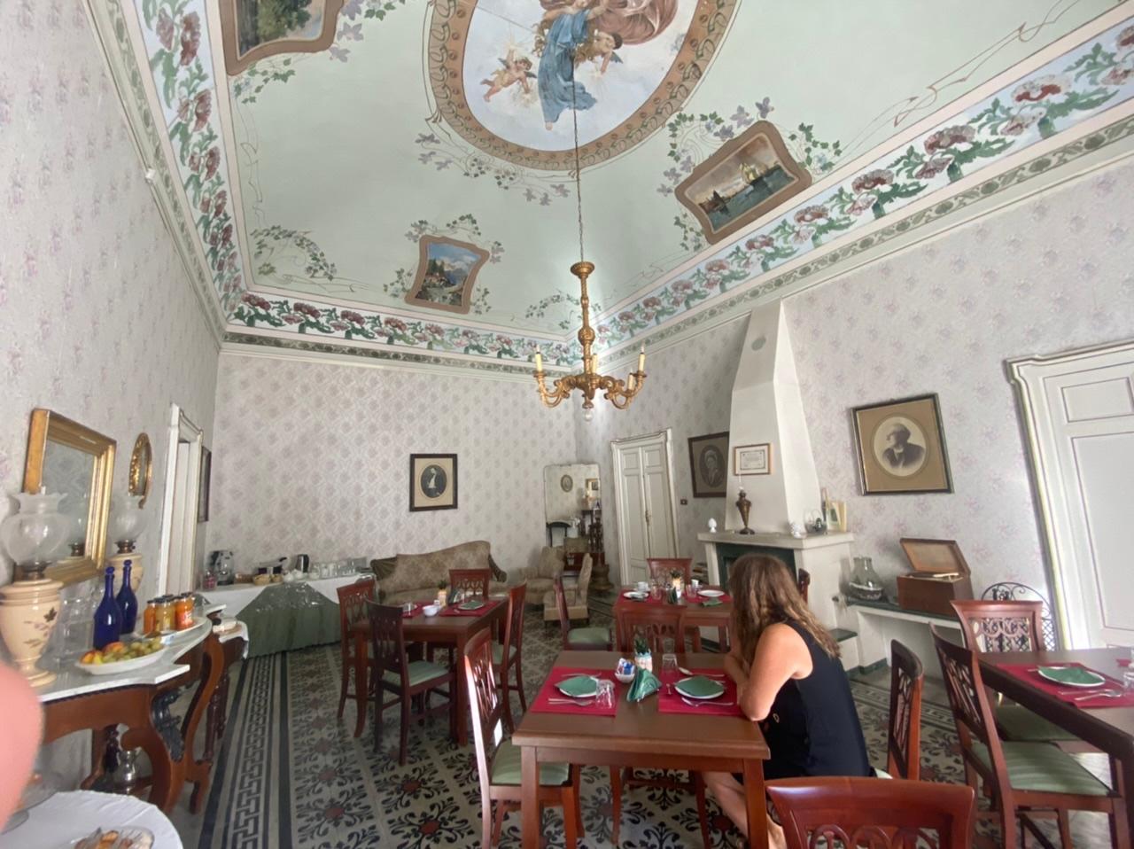 Breakfast room